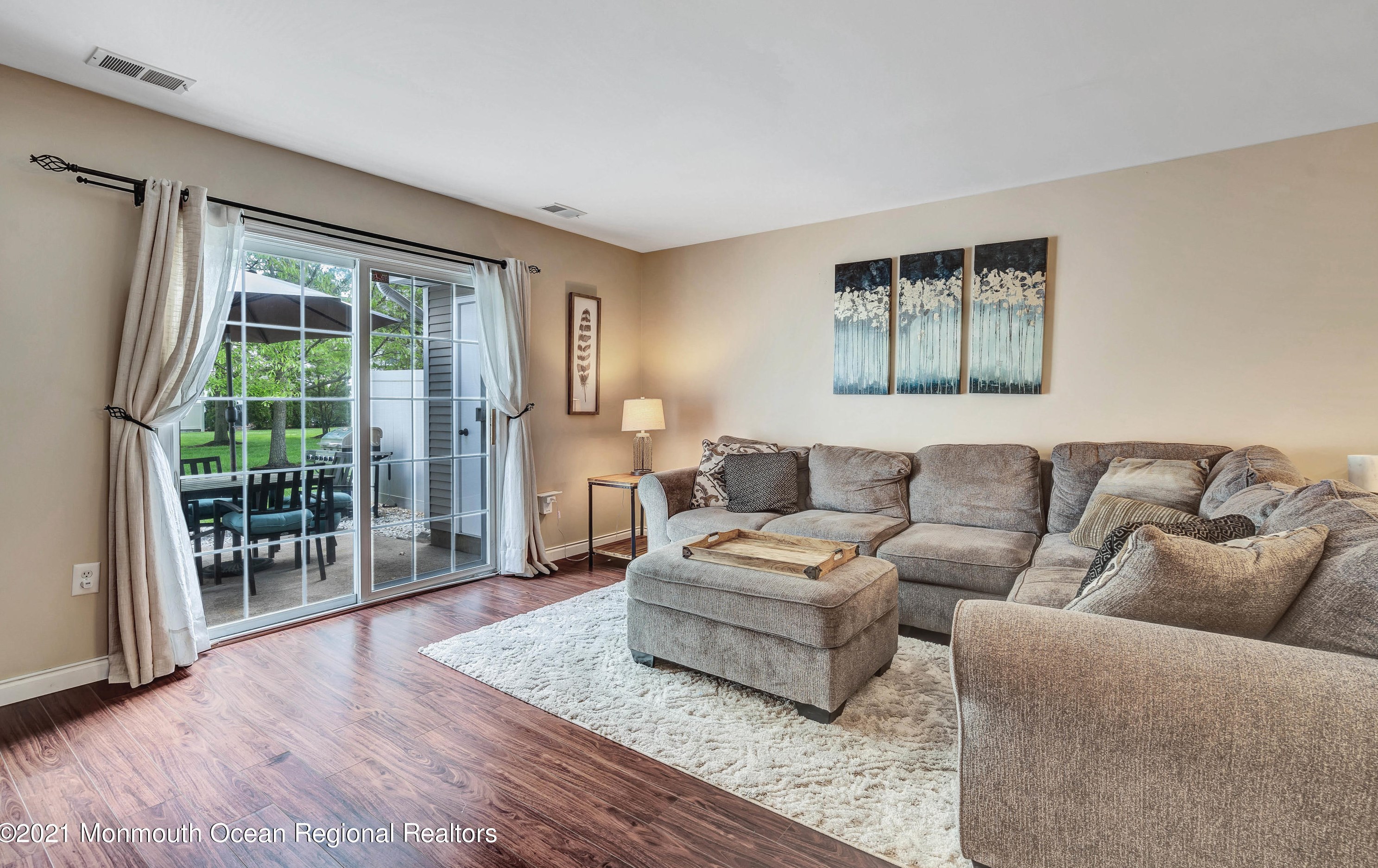 108 Wood Duck Ct, East Freehold NJ 07728-9522 exterior