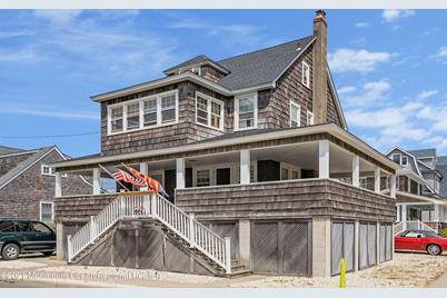 962 East Avenue - Photo 1