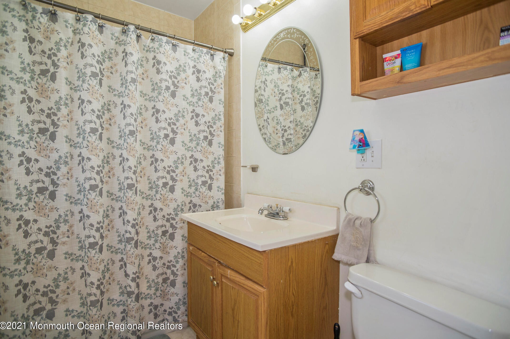 28 Bentley Ave, Trenton NJ  08619-3720 exterior