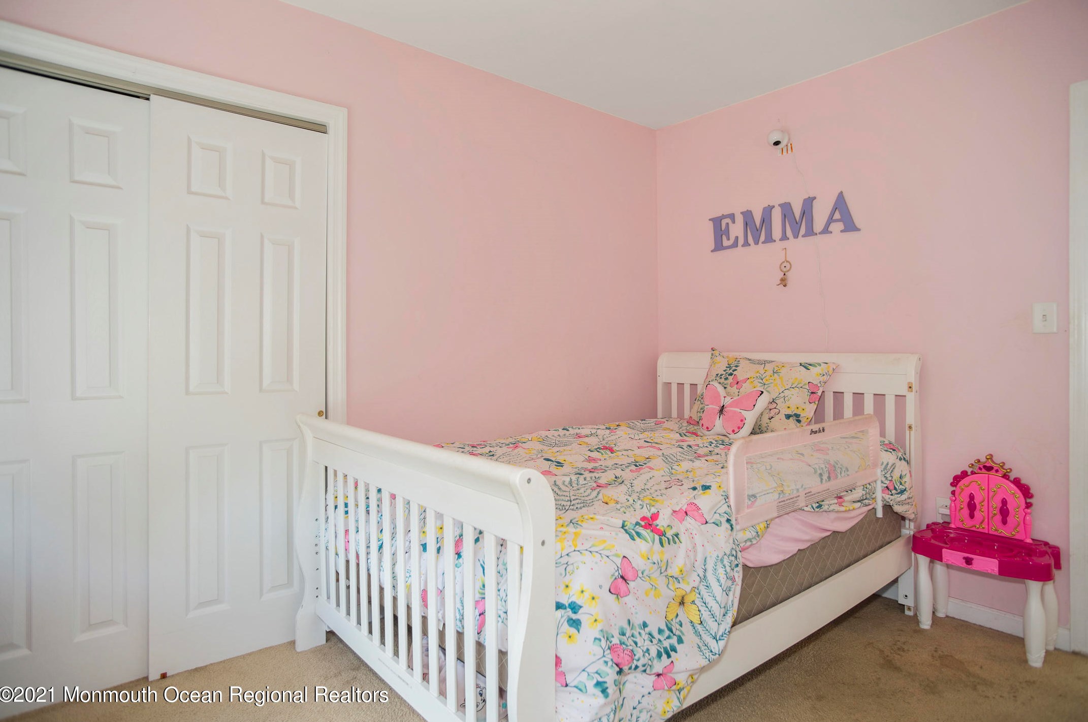 28 Bentley Ave, Trenton NJ  08619-3720 exterior