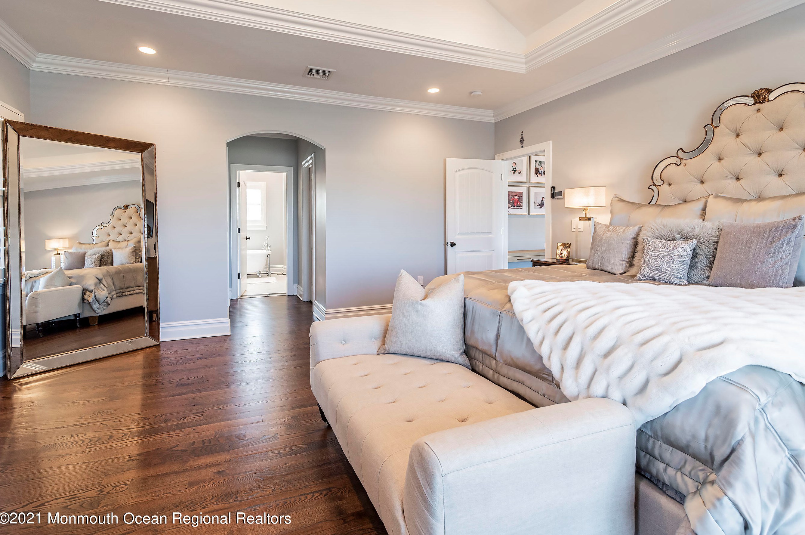 30 Asbury Ave, Oceanport NJ  07757-1365 exterior
