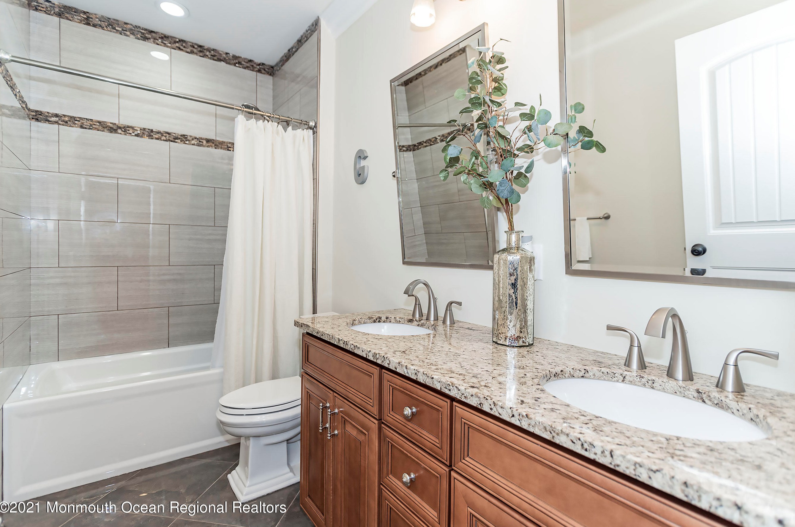 30 Asbury Ave, Oceanport NJ  07757-1365 exterior