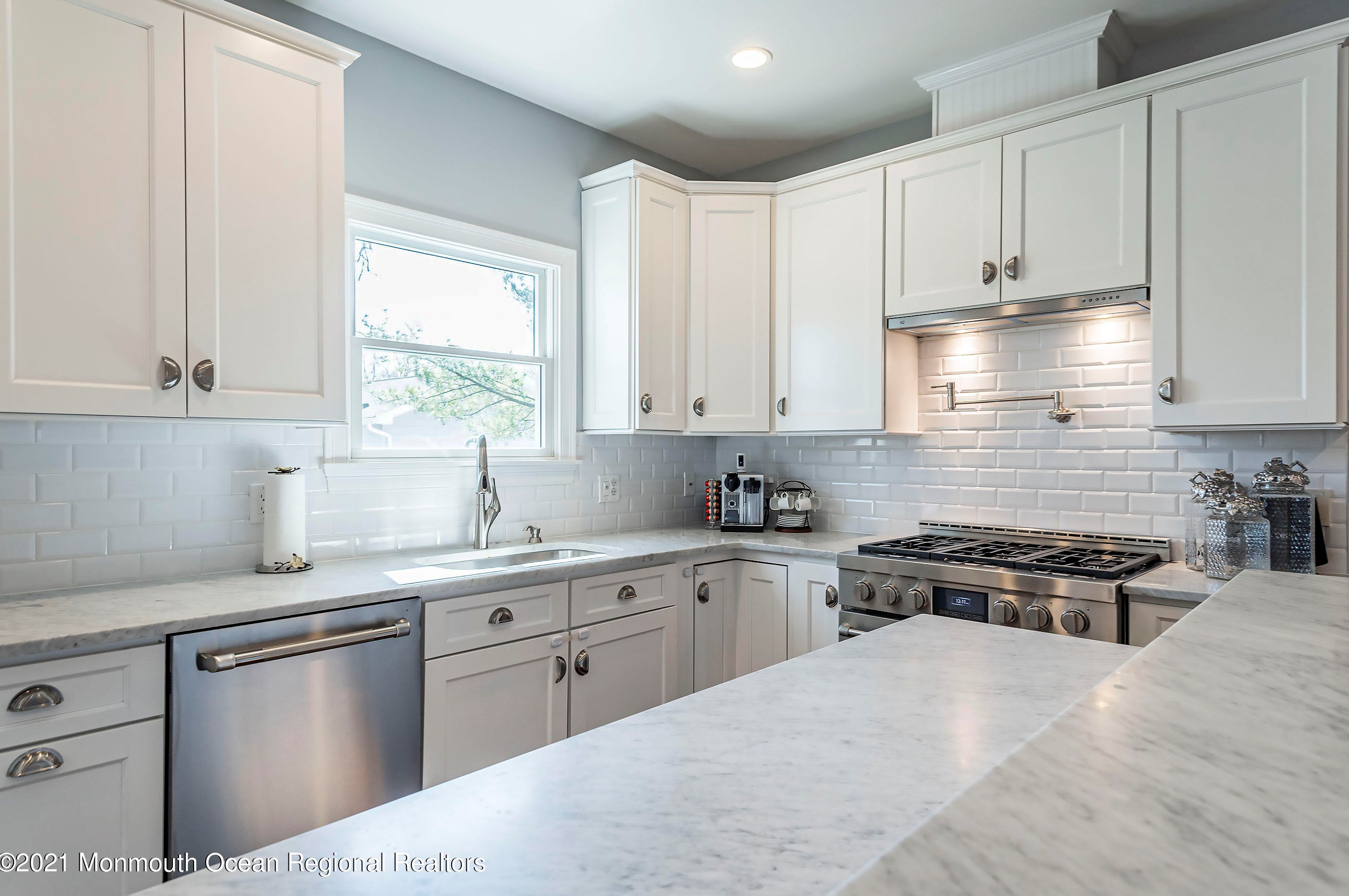30 Asbury Ave, Oceanport NJ  07757-1365 exterior