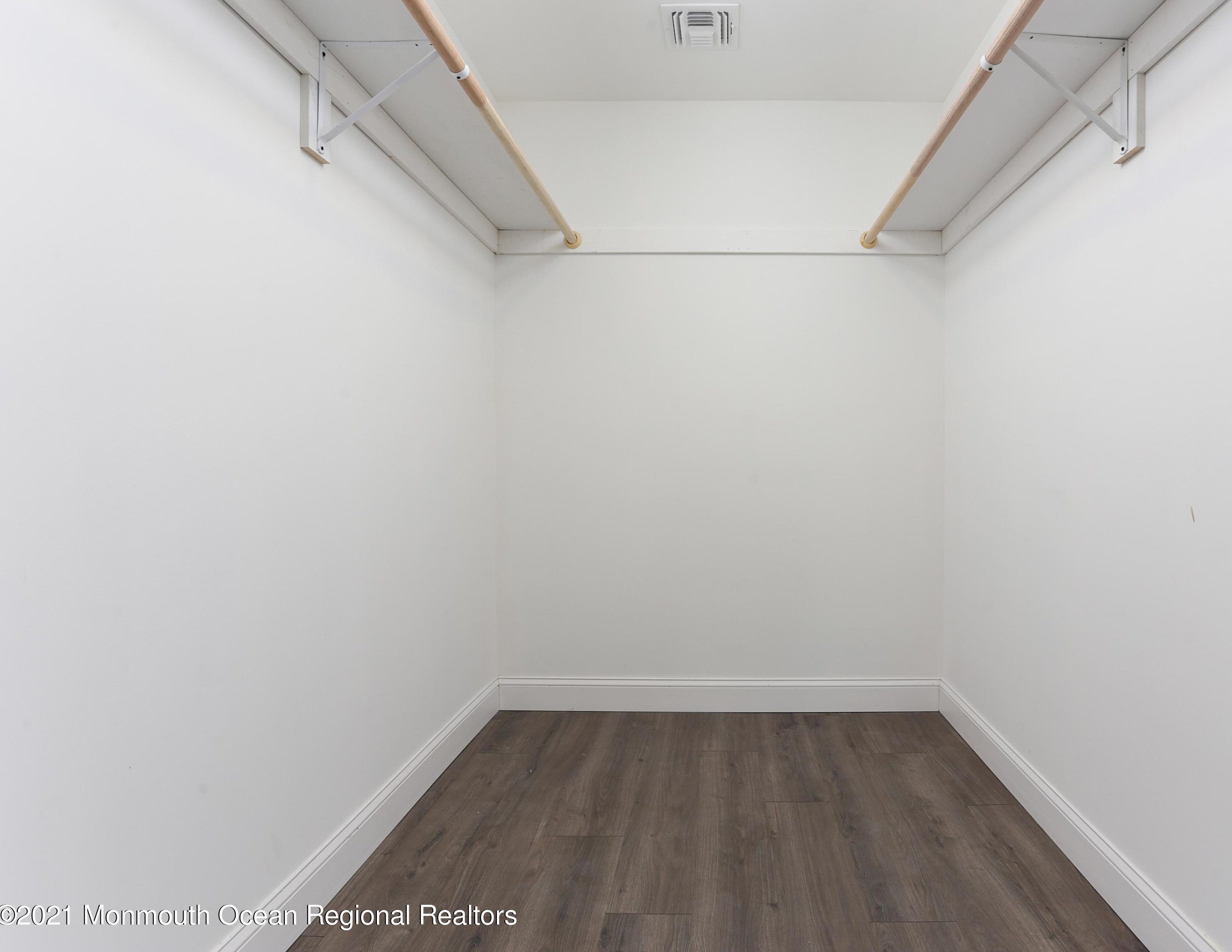 226 Twilight Ave, Ideal Beach NJ  07734-1960 exterior