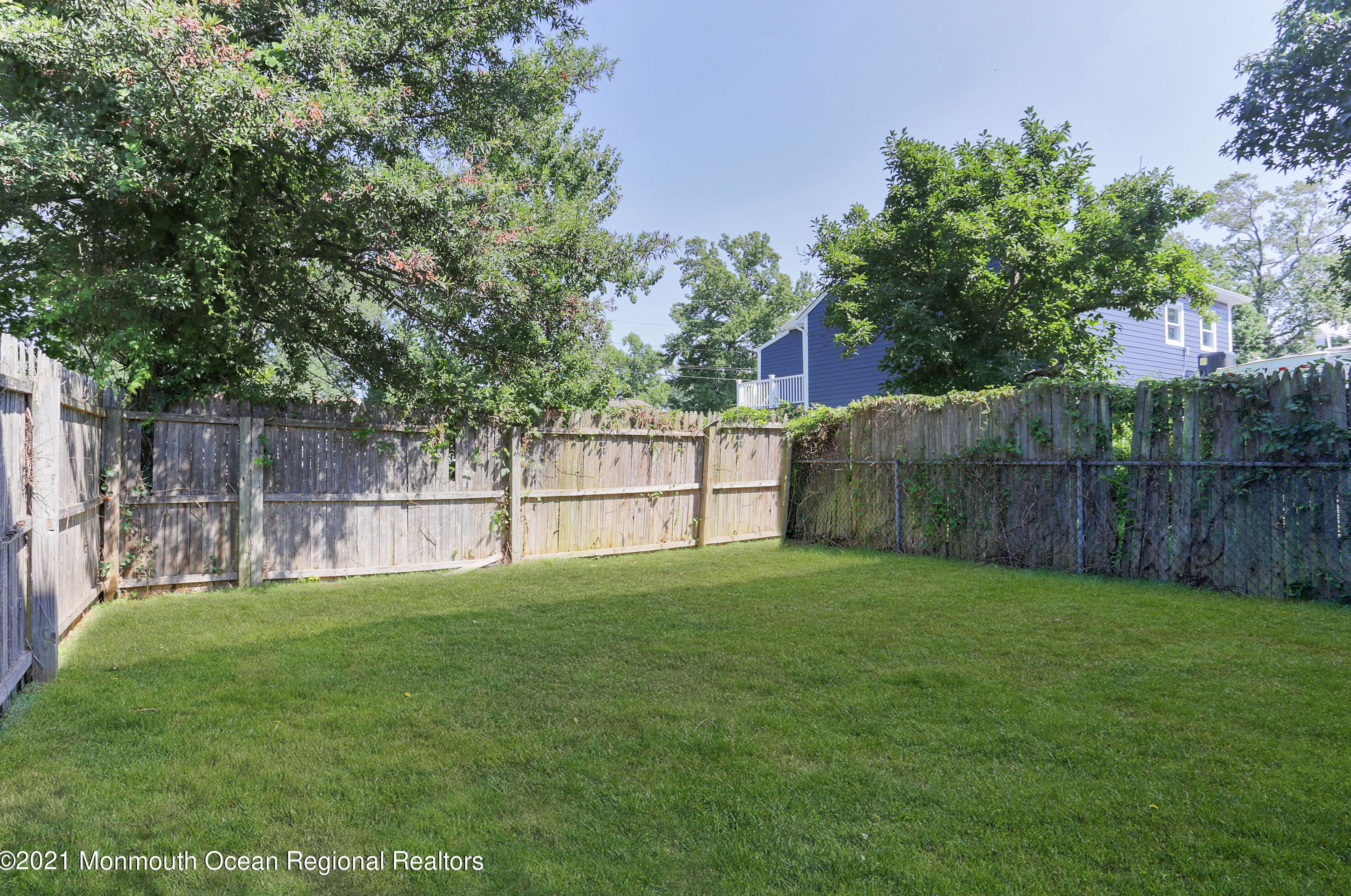 226 Twilight Ave, Ideal Beach NJ  07734-1960 exterior