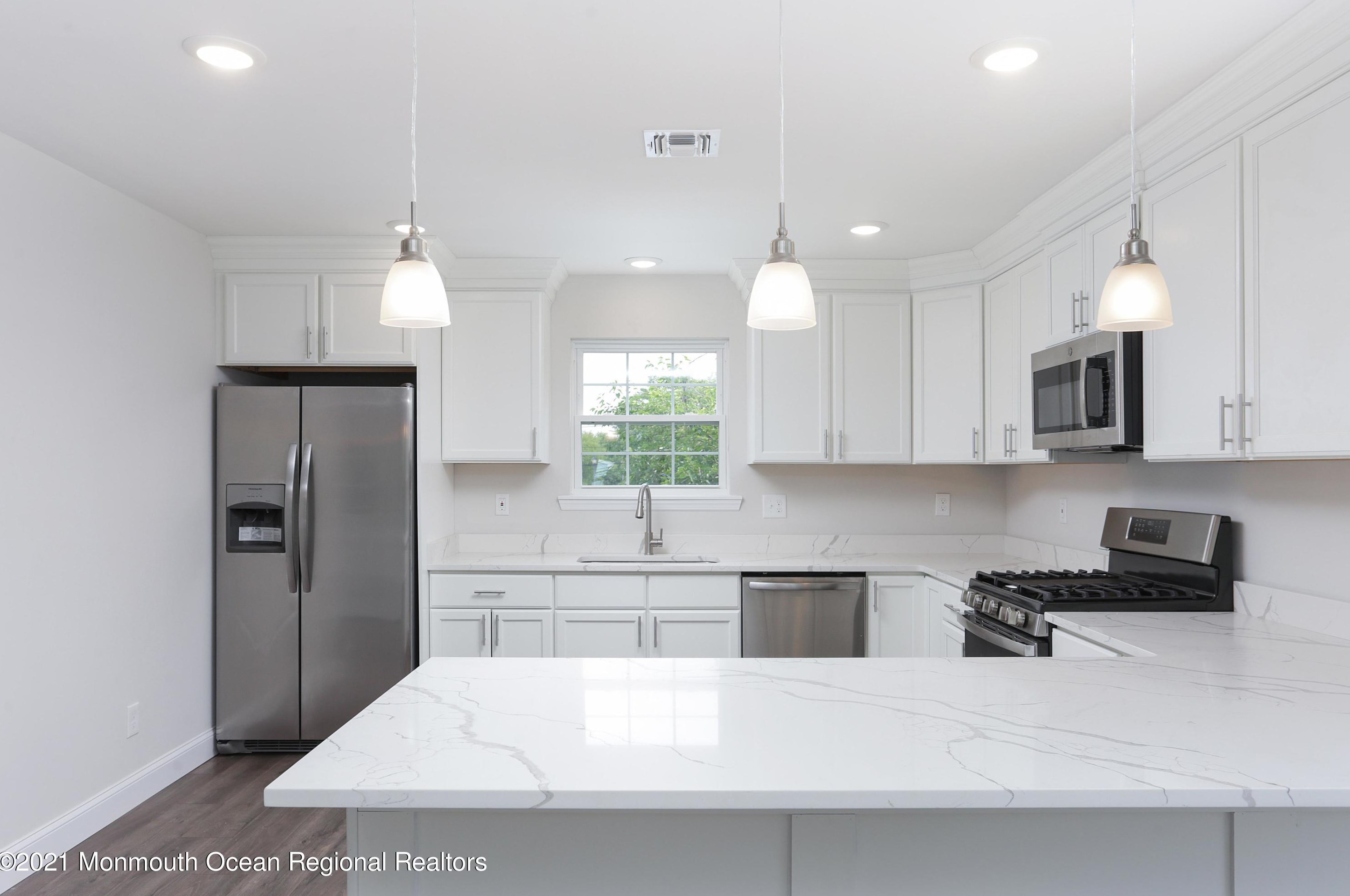 226 Twilight Ave, Ideal Beach NJ  07734-1960 exterior