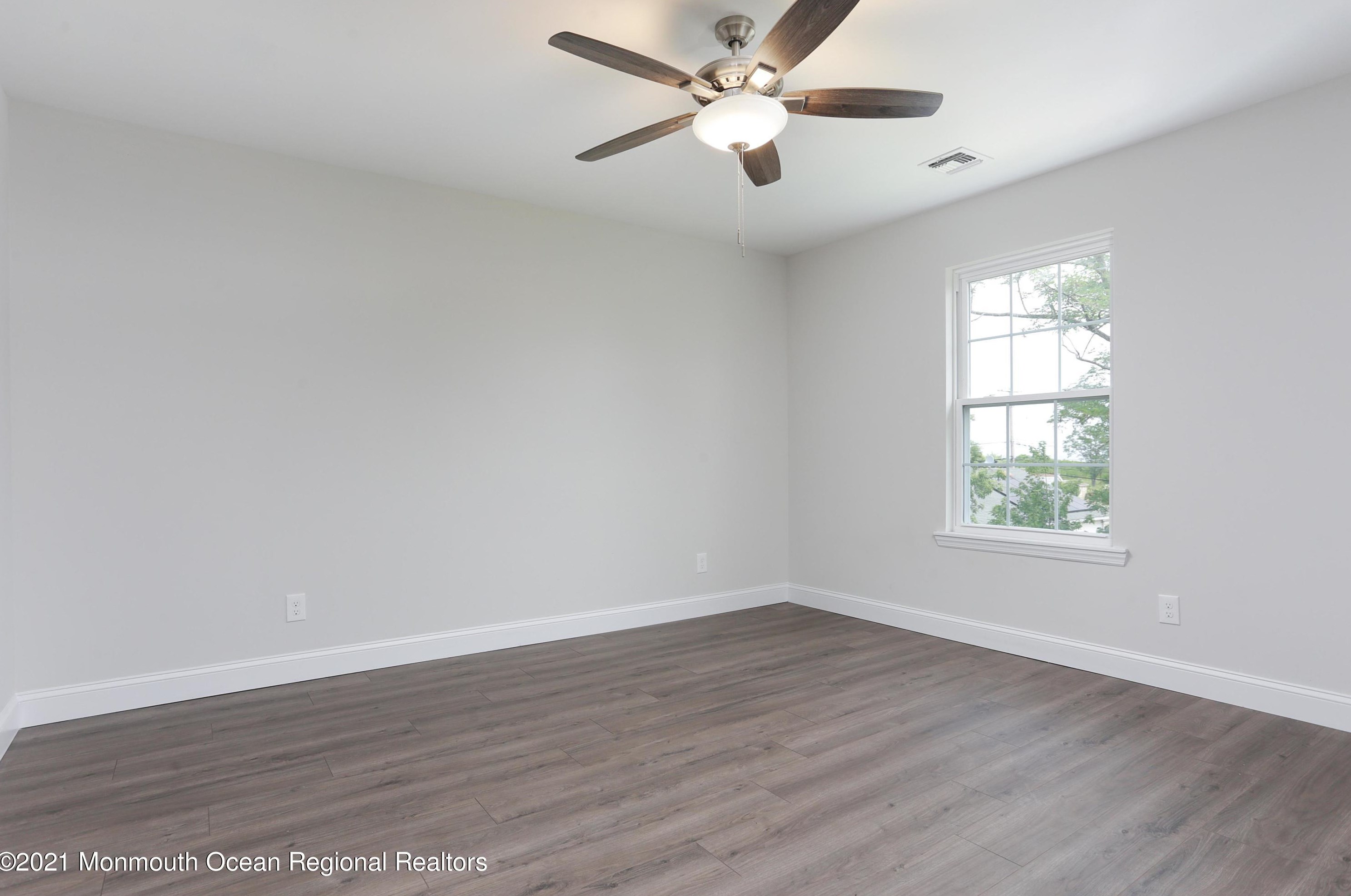 226 Twilight Ave, Ideal Beach NJ  07734-1960 exterior