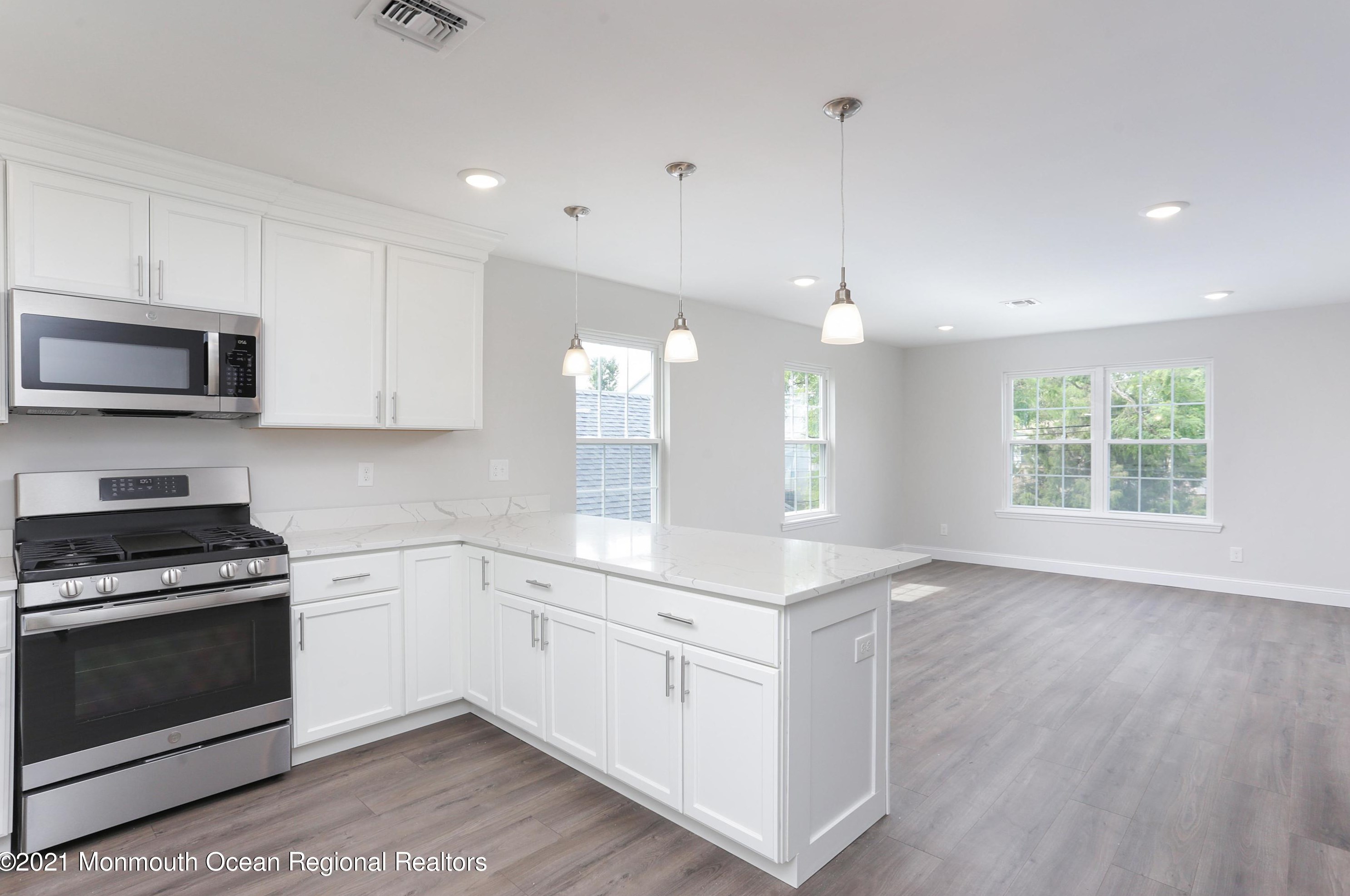 226 Twilight Ave, Ideal Beach NJ  07734-1960 exterior