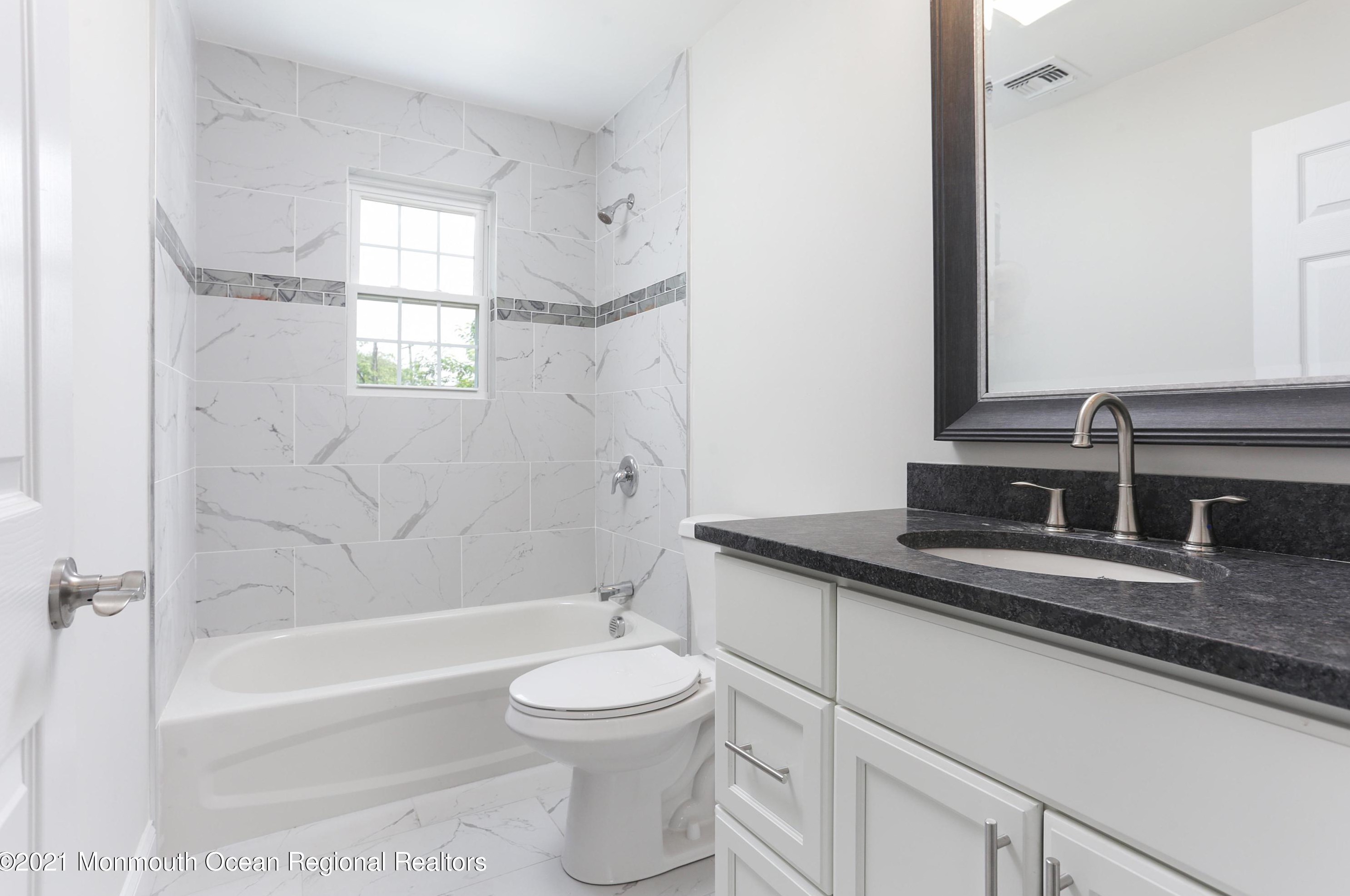 226 Twilight Ave, Ideal Beach NJ  07734-1960 exterior