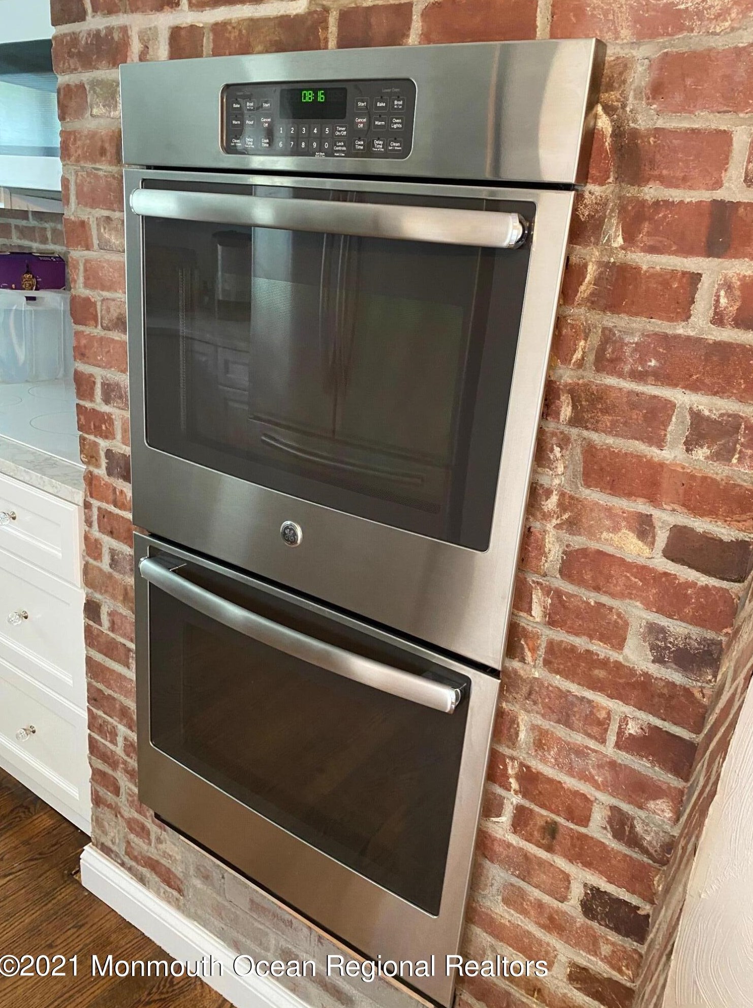 372 Lake Ave, Oakhurst NJ  07755-1205 exterior