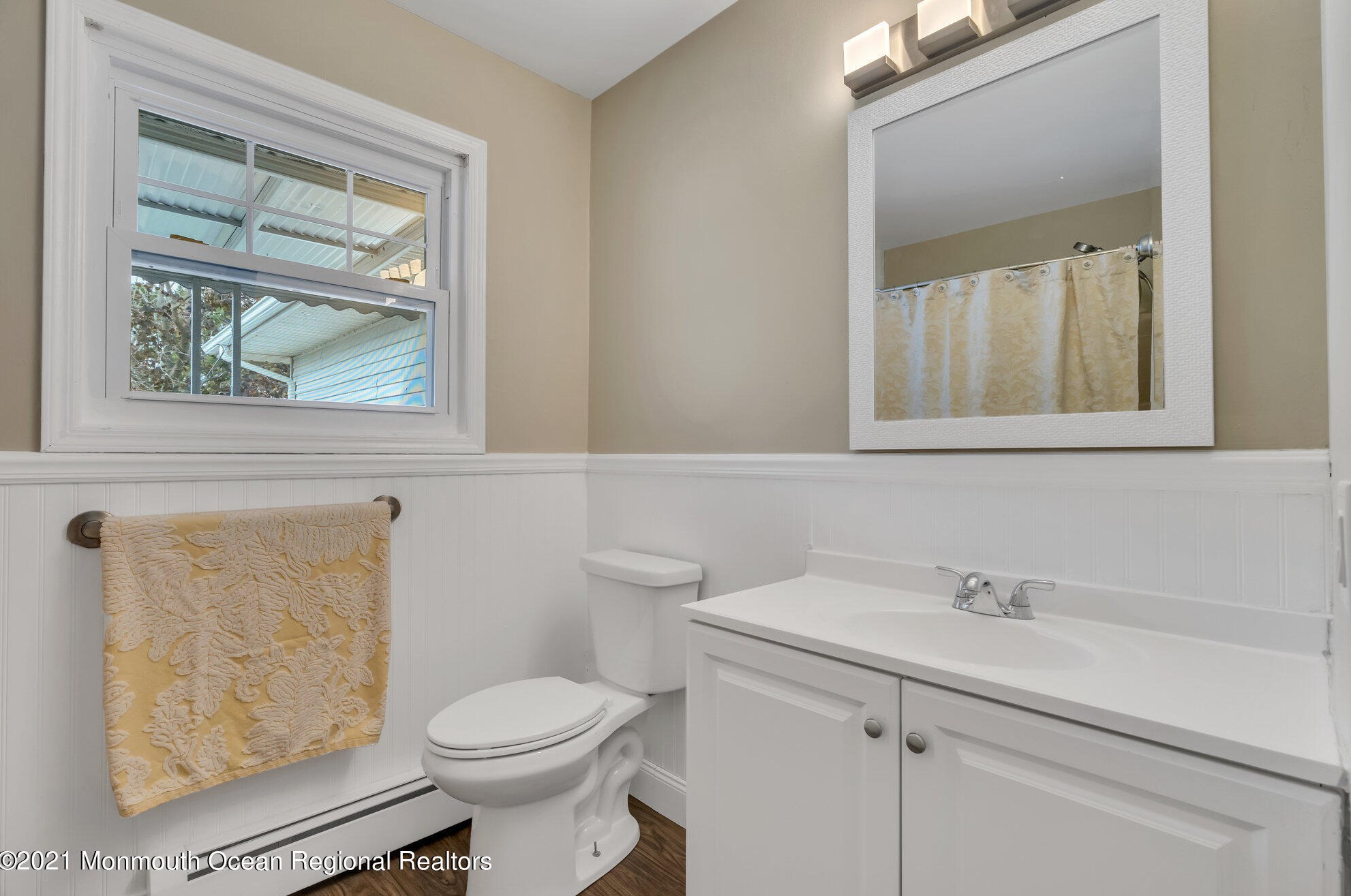 10 Linstead Ct, Toms River NJ  08757-6127 exterior