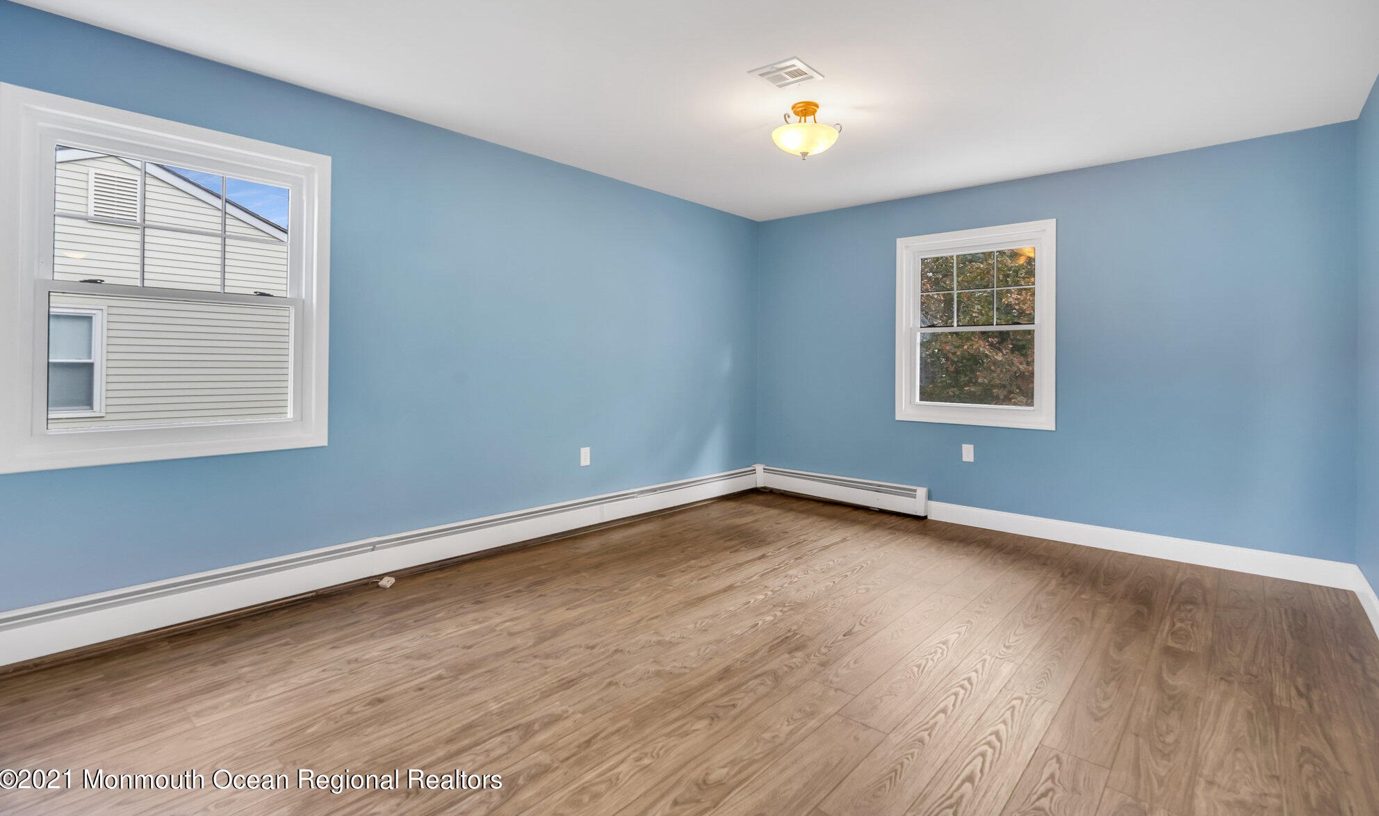 10 Linstead Ct, Toms River NJ  08757-6127 exterior