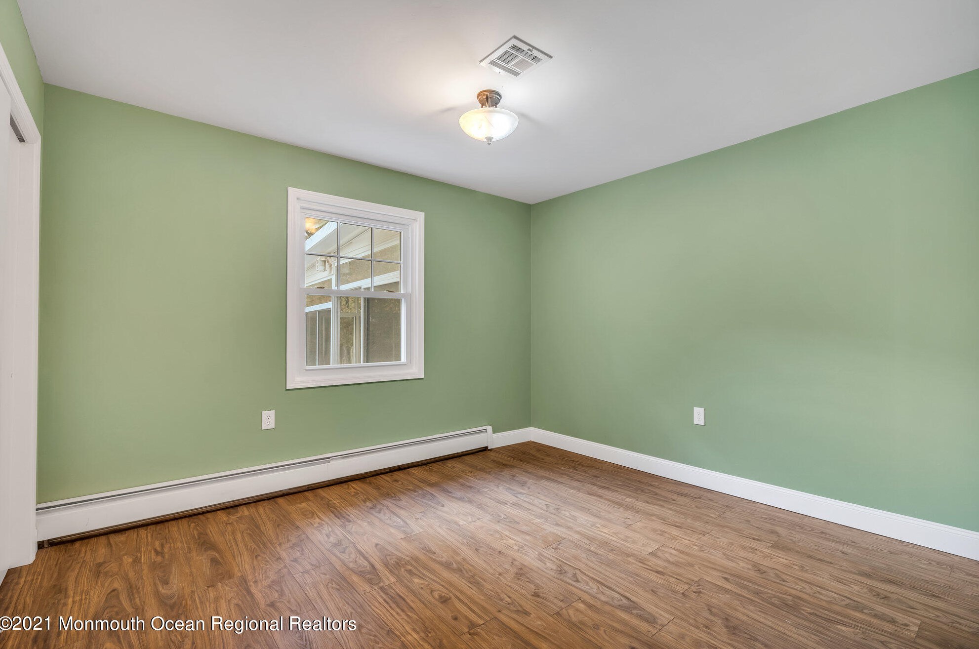 10 Linstead Ct, Toms River NJ  08757-6127 exterior