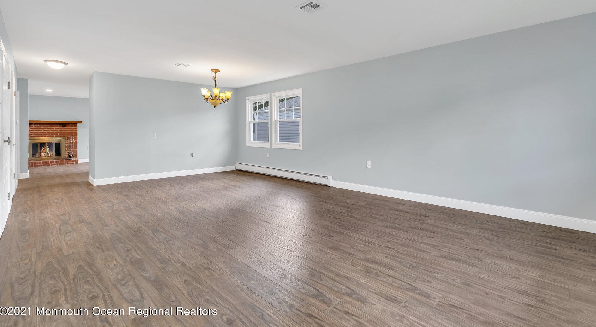 10 Linstead Ct, Toms River NJ  08757-6127 exterior