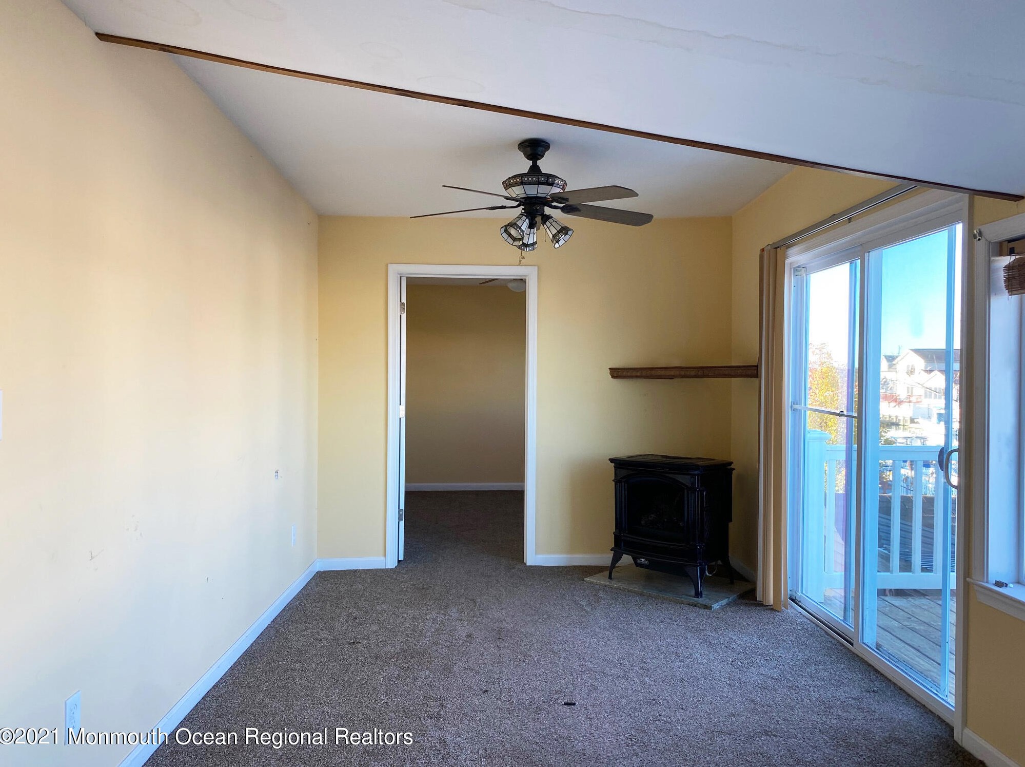 1064 Radio Rd, Tuckerton NJ  08087-1517 exterior