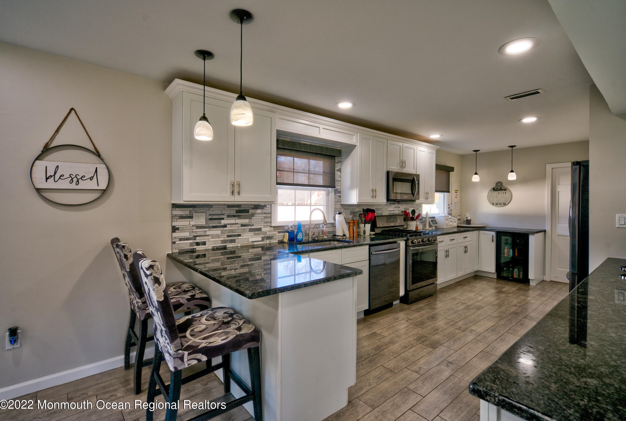 77 Bechstein Dr, Matawan NJ  07747-2331 exterior