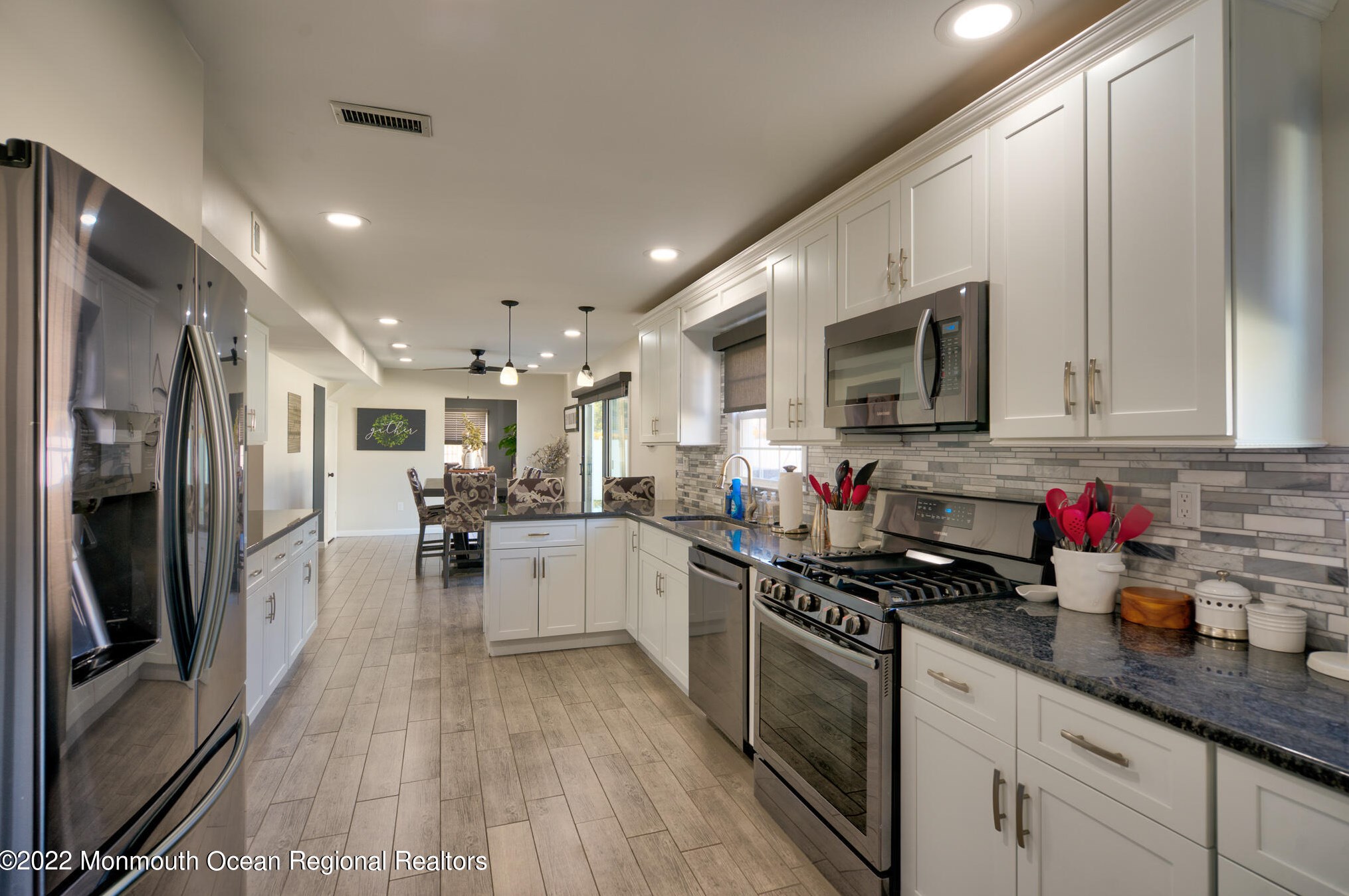 77 Bechstein Dr, Matawan NJ  07747-2331 exterior