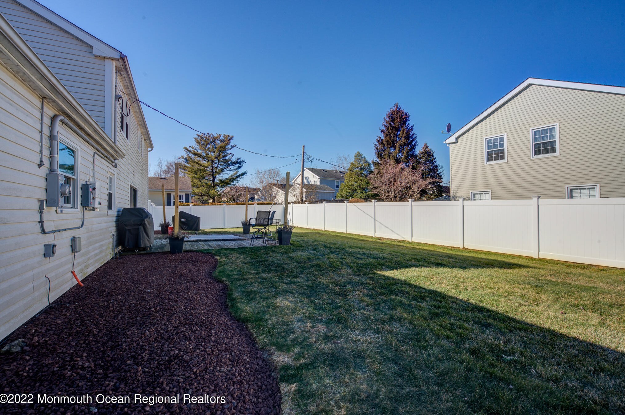 77 Bechstein Dr, Matawan NJ  07747-2331 exterior