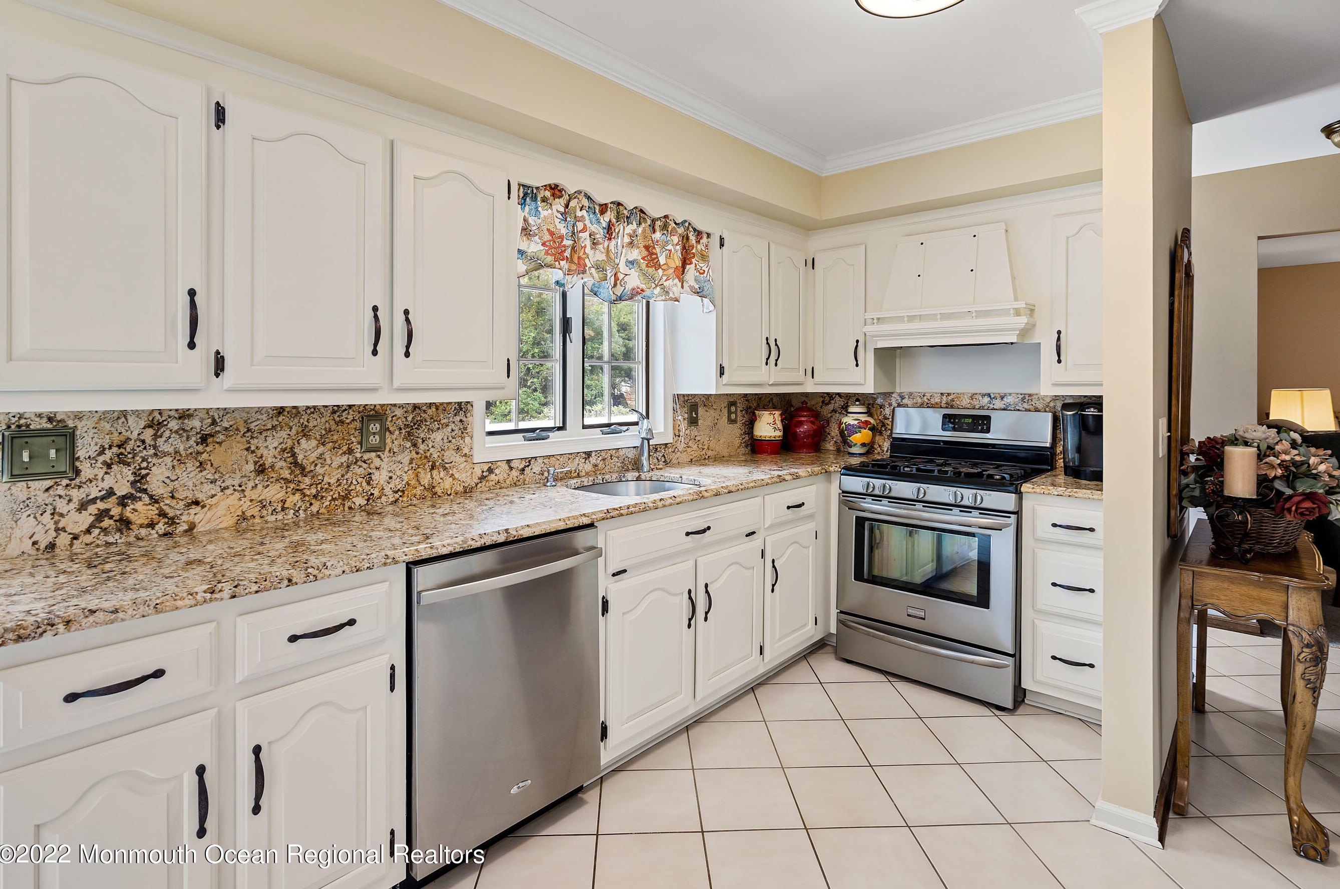 700 Michael Dr, Toms River NJ 08753-5687 exterior