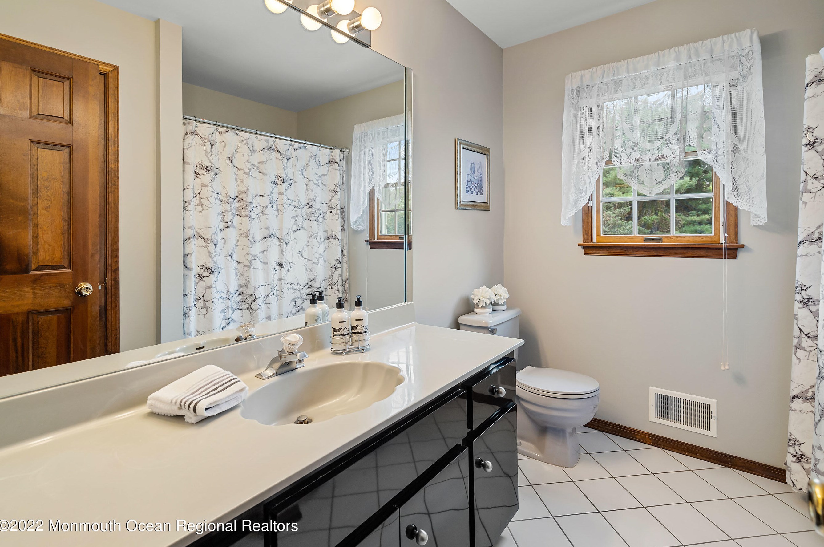 700 Michael Dr, Toms River NJ 08753-5687 exterior