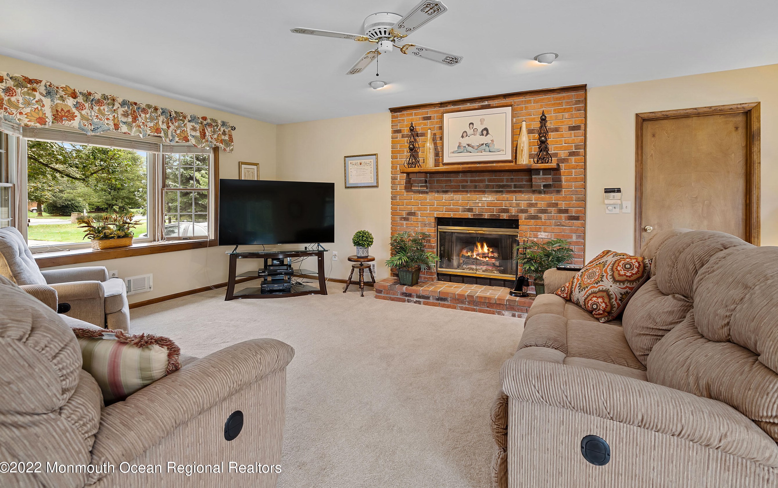 700 Michael Dr, Toms River NJ 08753-5687 exterior