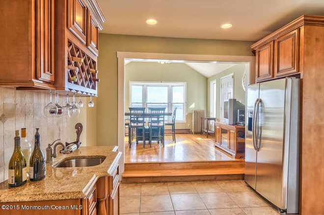 613 Bayside Ave, Beachwood NJ  08722-4109 exterior