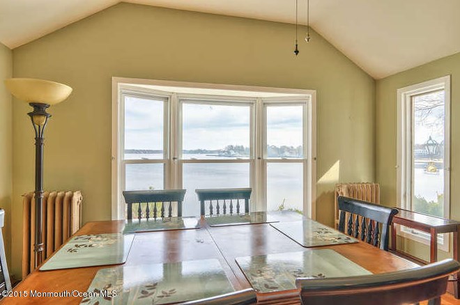 613 Bayside Ave, Beachwood NJ  08722-4109 exterior