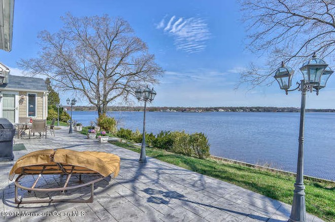 613 Bayside Ave, Beachwood NJ  08722-4109 exterior