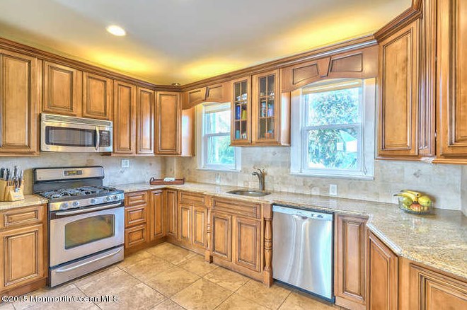 613 Bayside Ave, Beachwood NJ  08722-4109 exterior