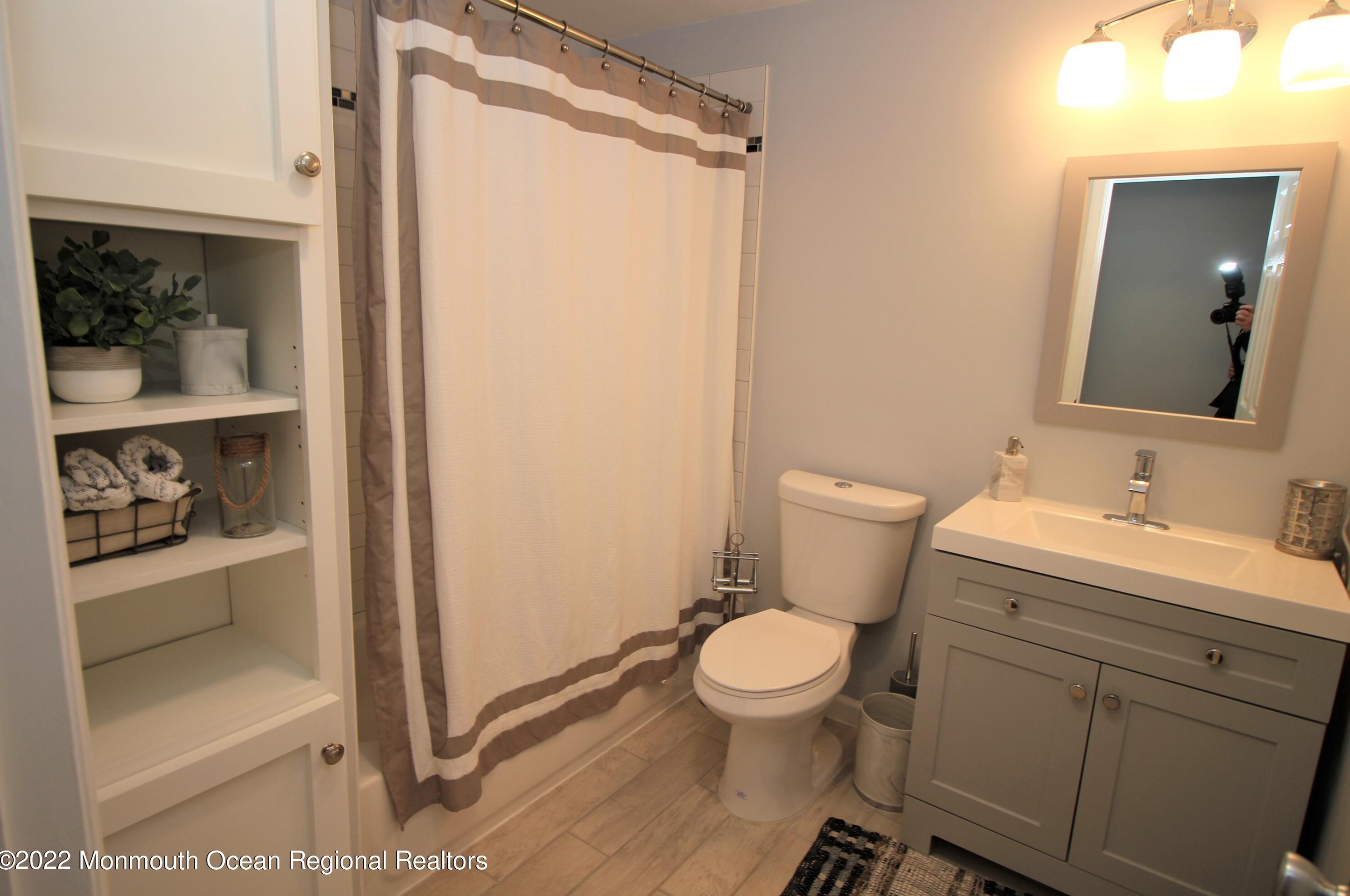 45 Woodland Ave, Ideal Beach NJ  07734-1641 exterior