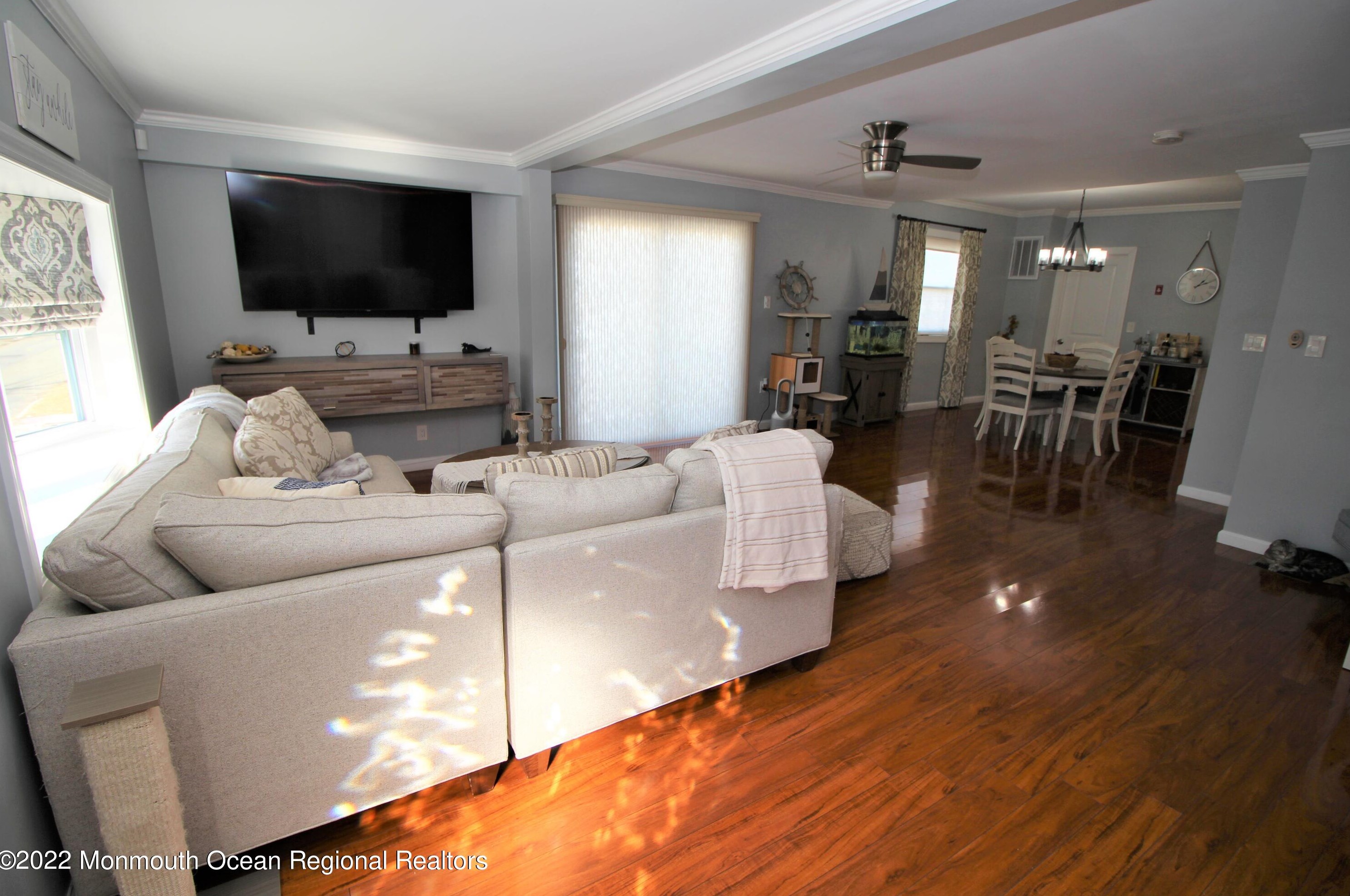 45 Woodland Ave, Ideal Beach NJ  07734-1641 exterior