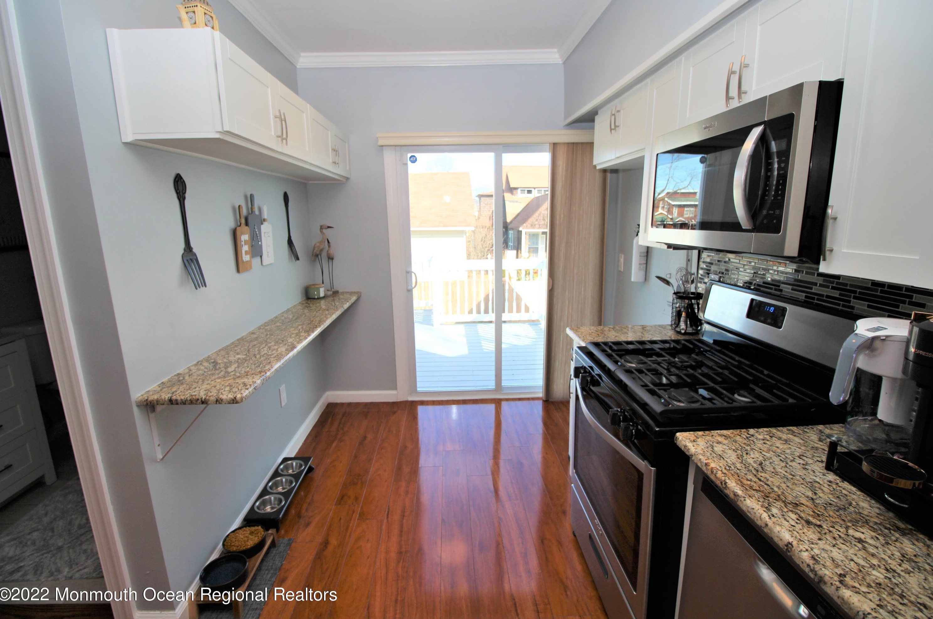 45 Woodland Ave, Ideal Beach NJ  07734-1641 exterior