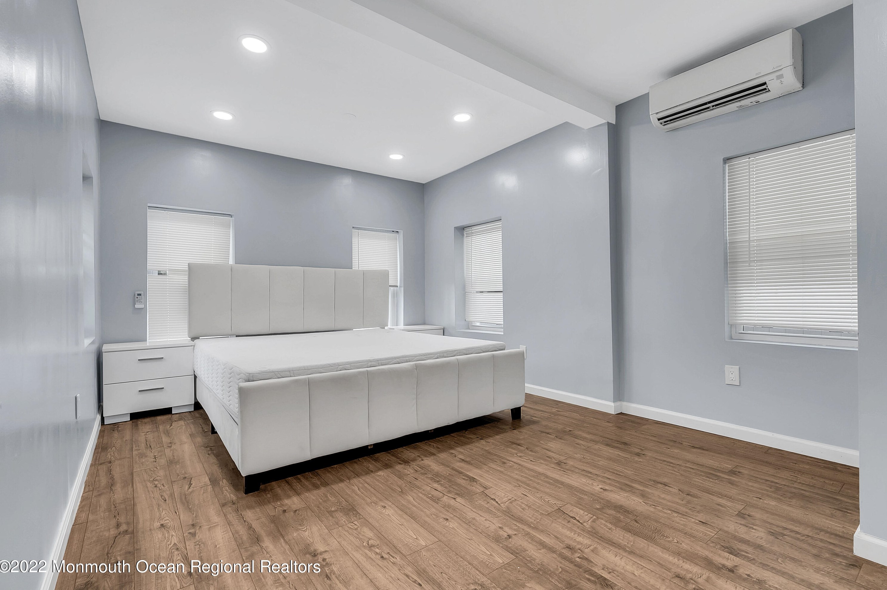 370 Park Ave, Oakhurst NJ  07755-1245 exterior