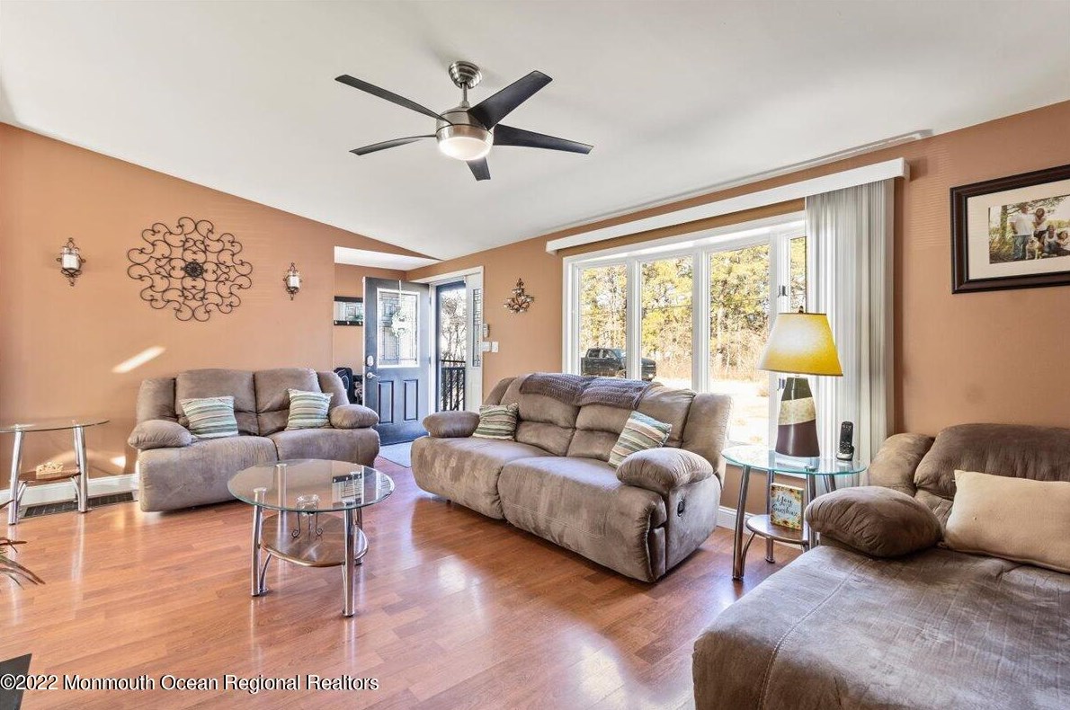 2001 Middlesex St, Toms River NJ 08757-1127 exterior