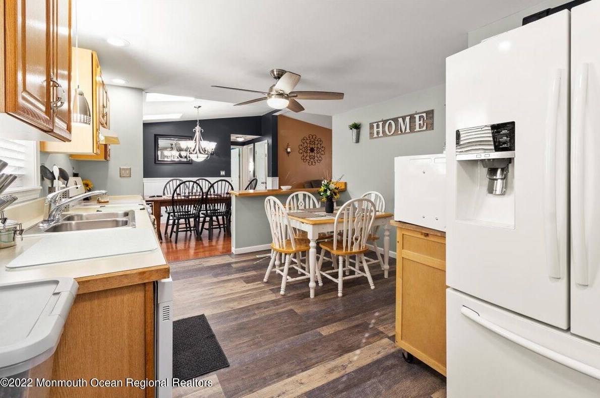 2001 Middlesex St, Toms River NJ 08757-1127 exterior