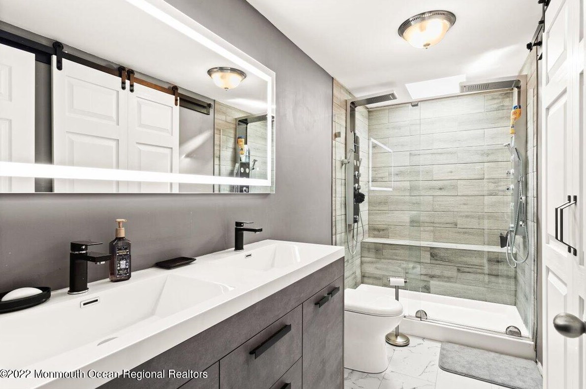 2001 Middlesex St, Toms River NJ 08757-1127 exterior