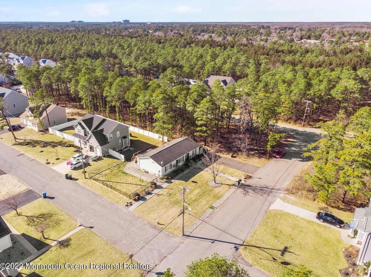 2001 Middlesex St, Toms River NJ 08757-1127 exterior