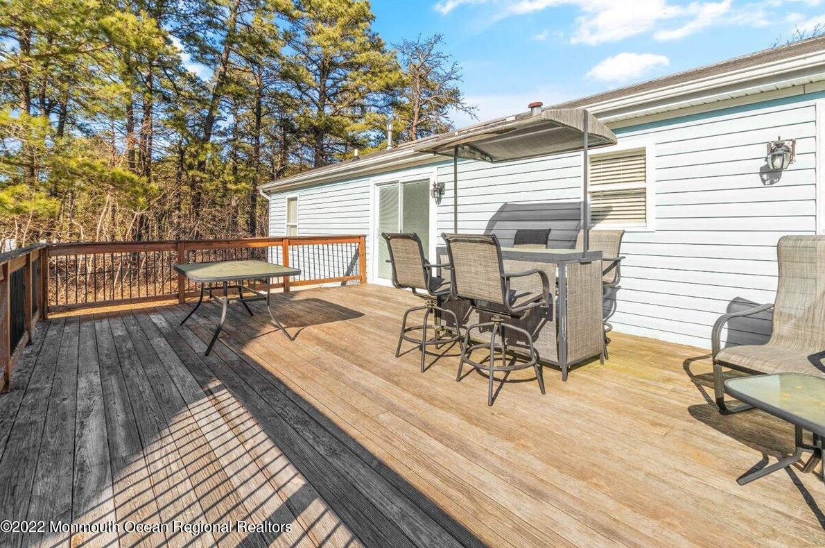 2001 Middlesex St, Toms River NJ 08757-1127 exterior