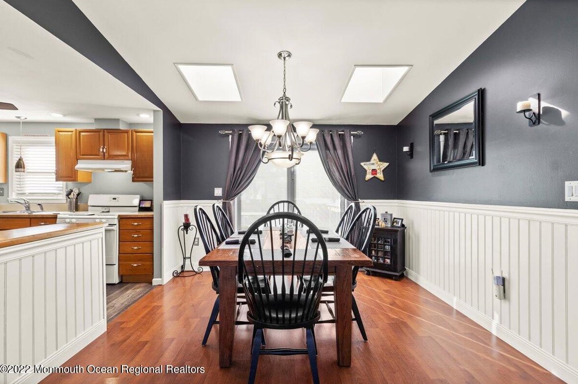 2001 Middlesex St, Toms River NJ 08757-1127 exterior