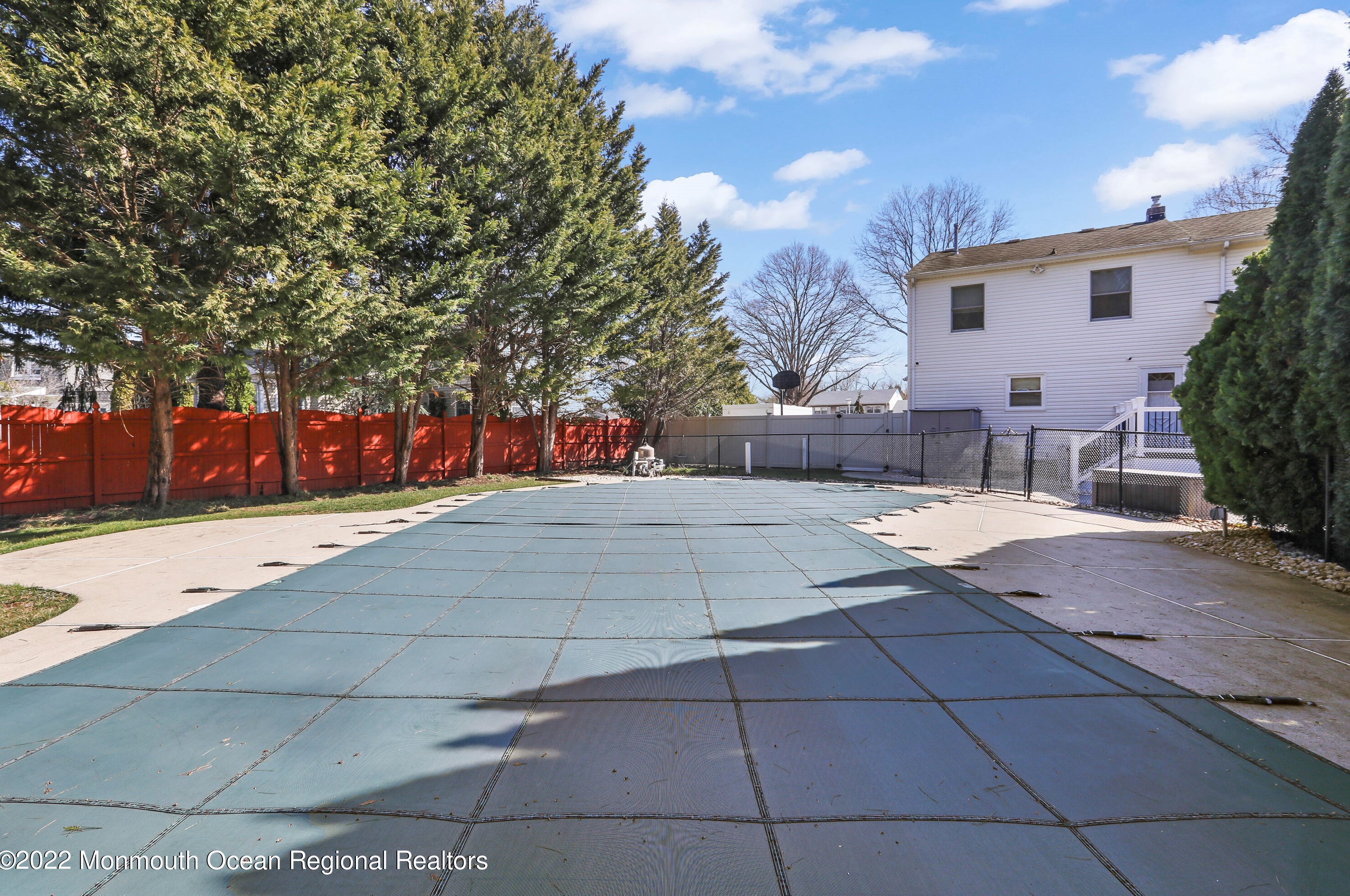 119 Heritage Dr, East Freehold NJ 07728-3185 exterior