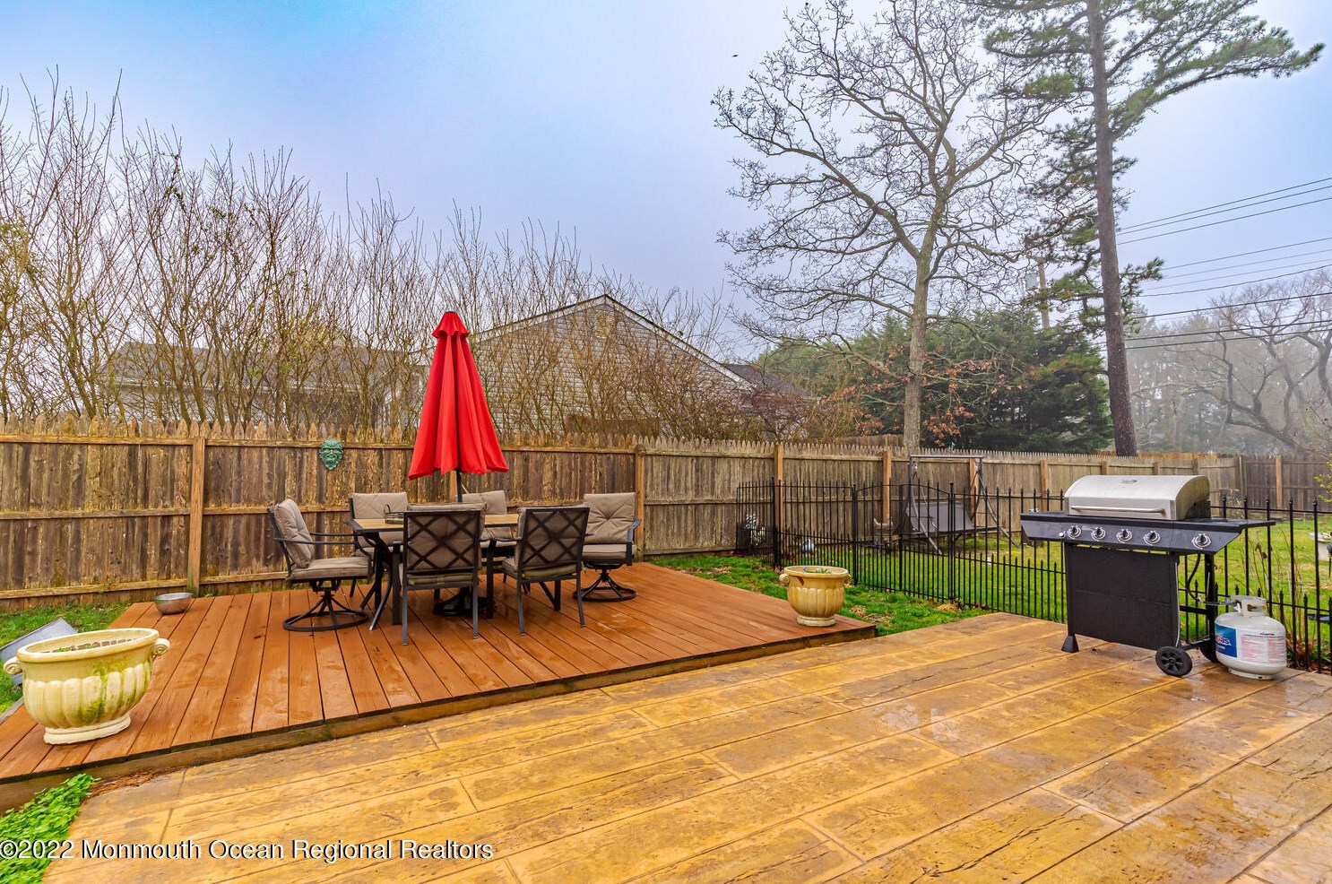 203 Oak Ln, Tuckerton NJ  08087-2055 exterior