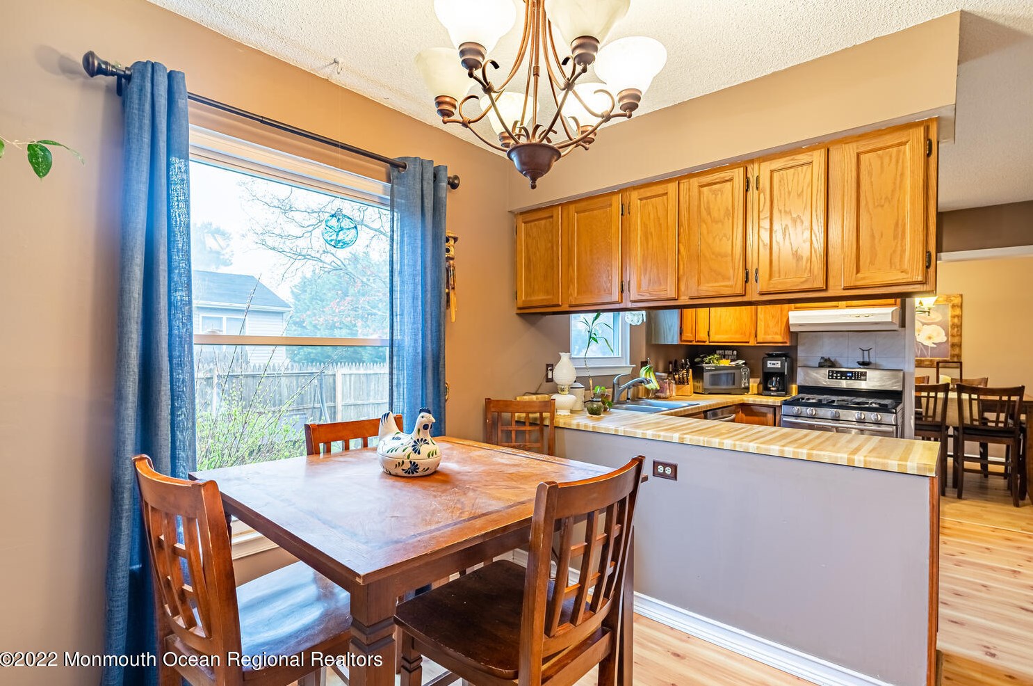 203 Oak Ln, Tuckerton NJ  08087-9643 exterior