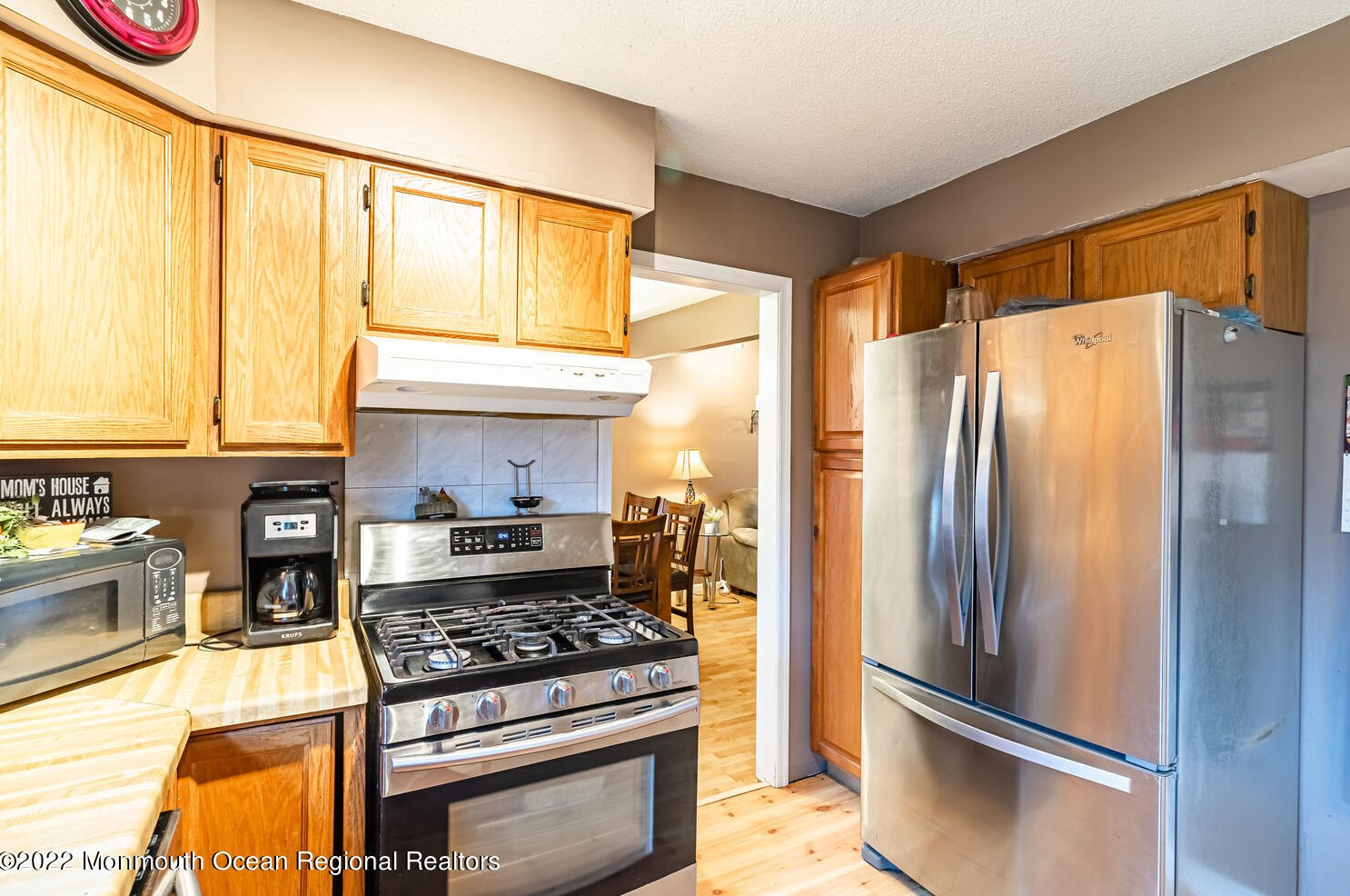 203 Oak Ln, Tuckerton NJ  08087-9643 exterior