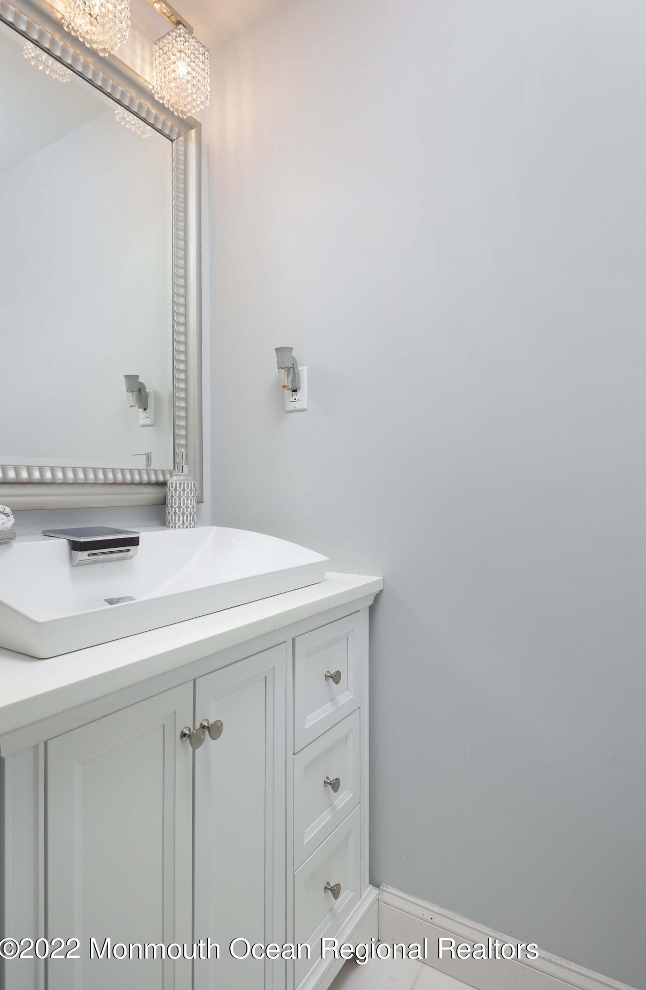 110 Deerfield Ln, Matawan NJ 07747-1332 exterior