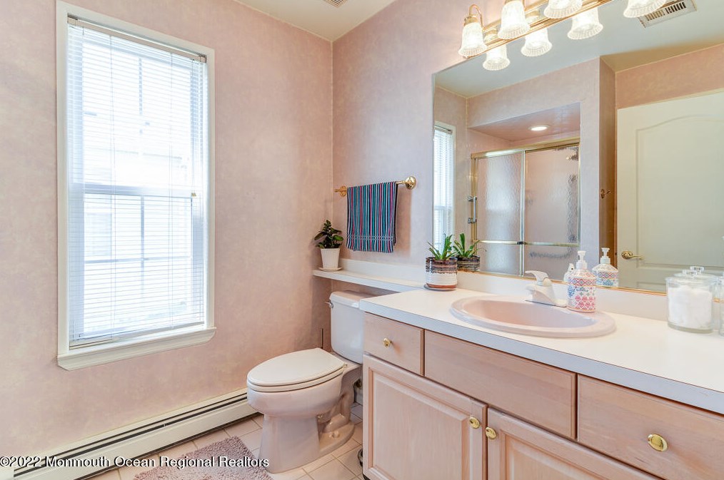 15 Cancun St, Toms River NJ 08757-6021 exterior