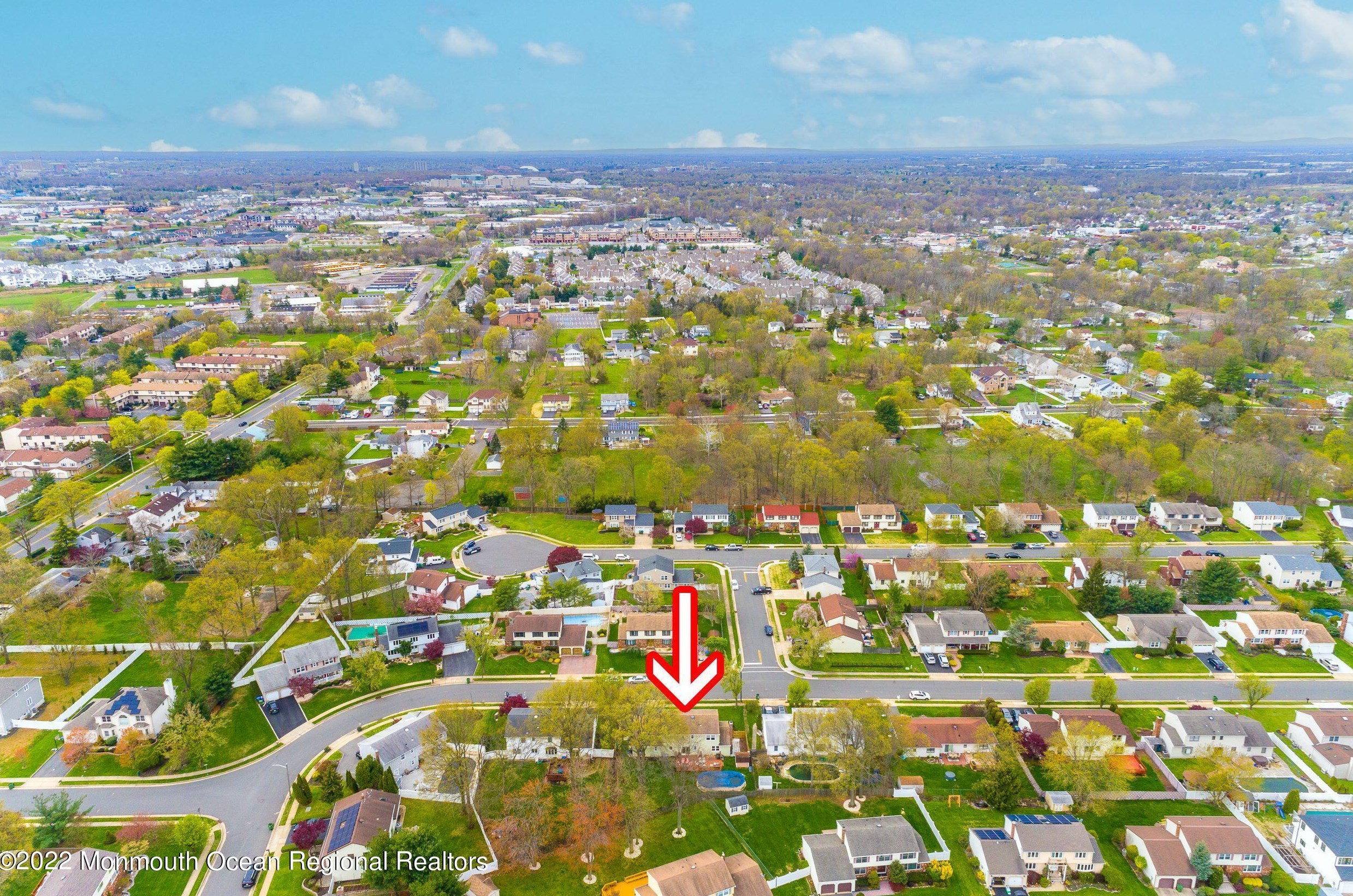 22 Plafsky Dr, Edison NJ 08817-2239 exterior