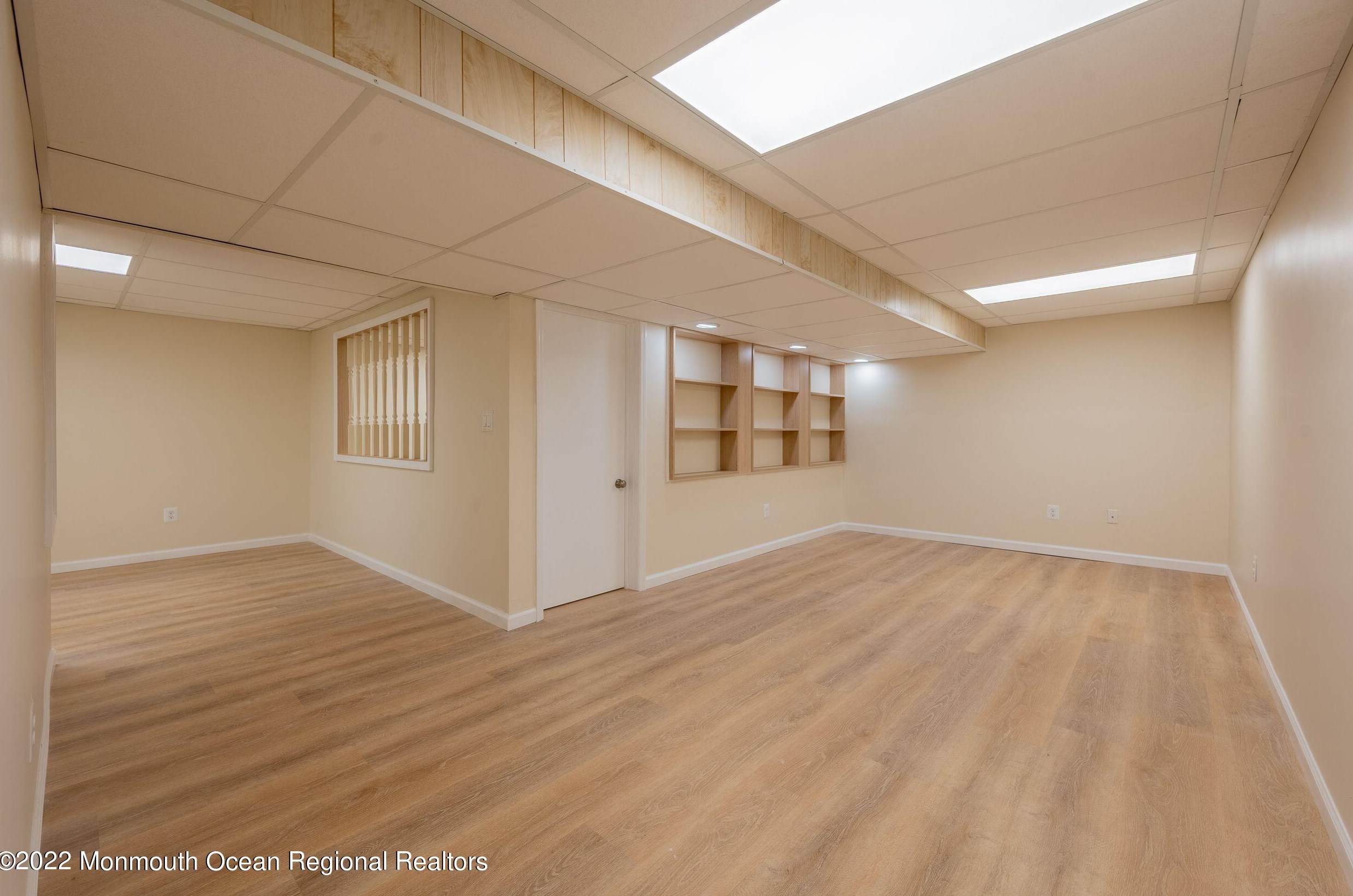 22 Plafsky Dr, Edison NJ 08817-2239 exterior