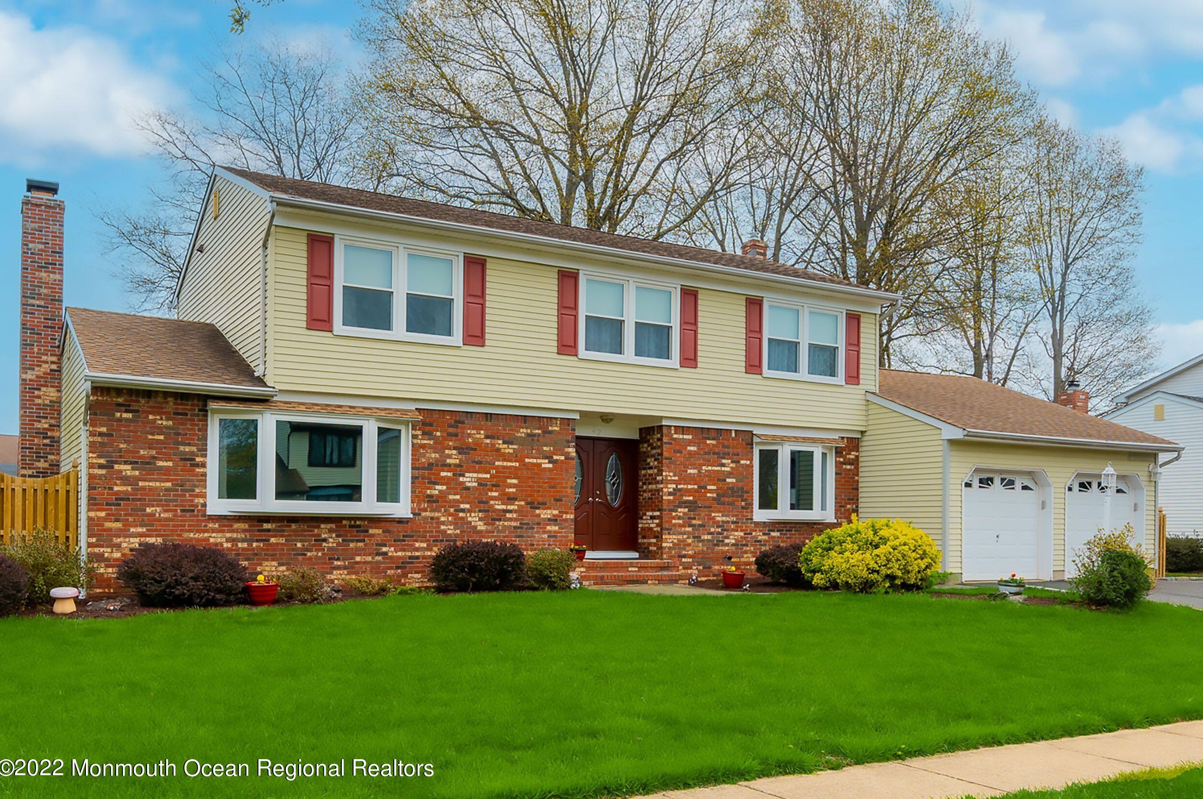 22 Plafsky Dr, Edison NJ 08817-2239 exterior