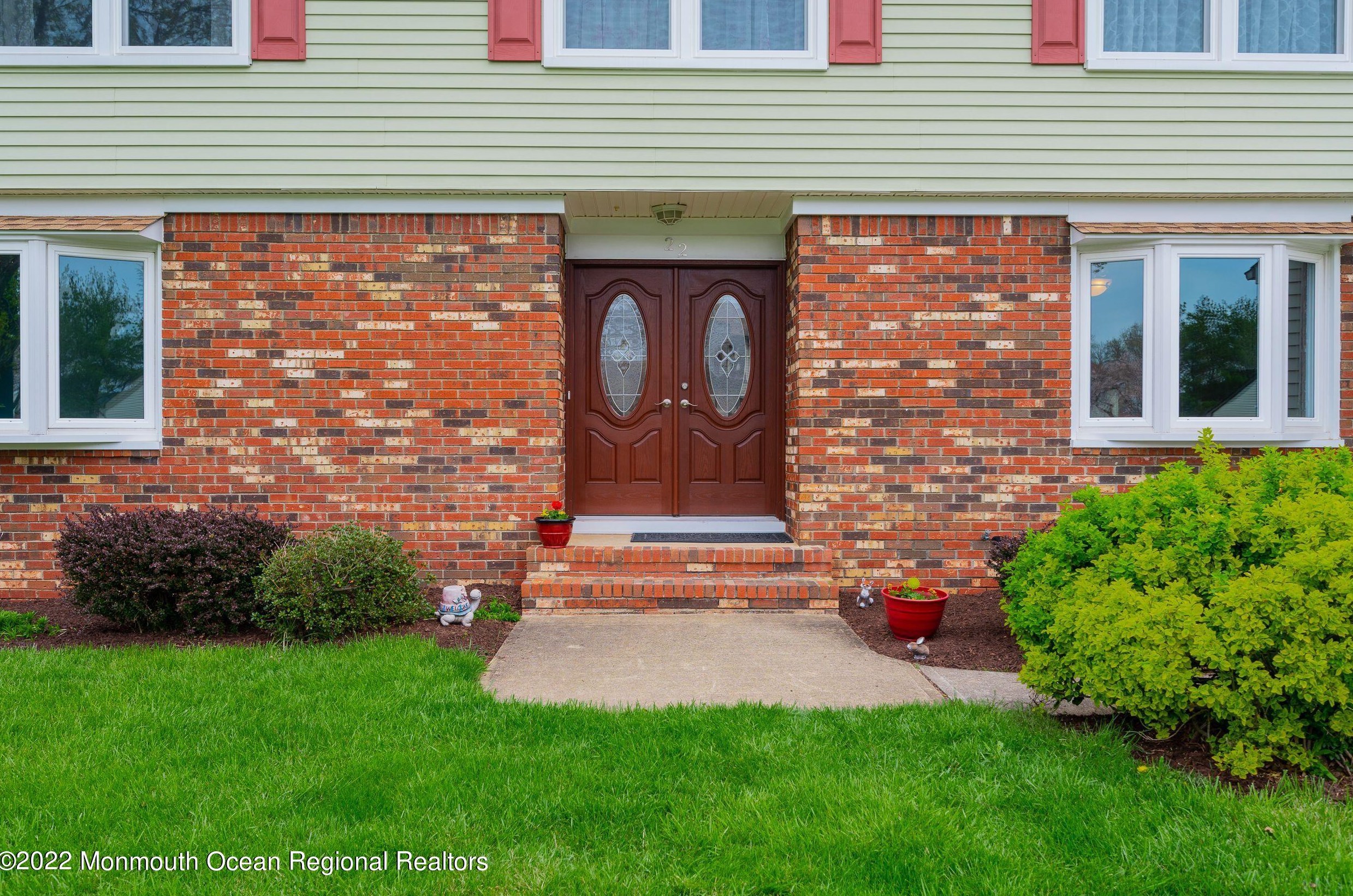 22 Plafsky Dr, Edison NJ 08817-2239 exterior