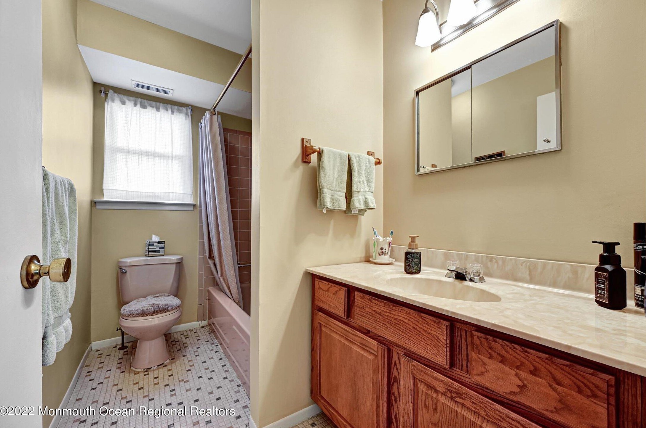 5 Florida Ct, Matawan NJ  07747-4446 exterior